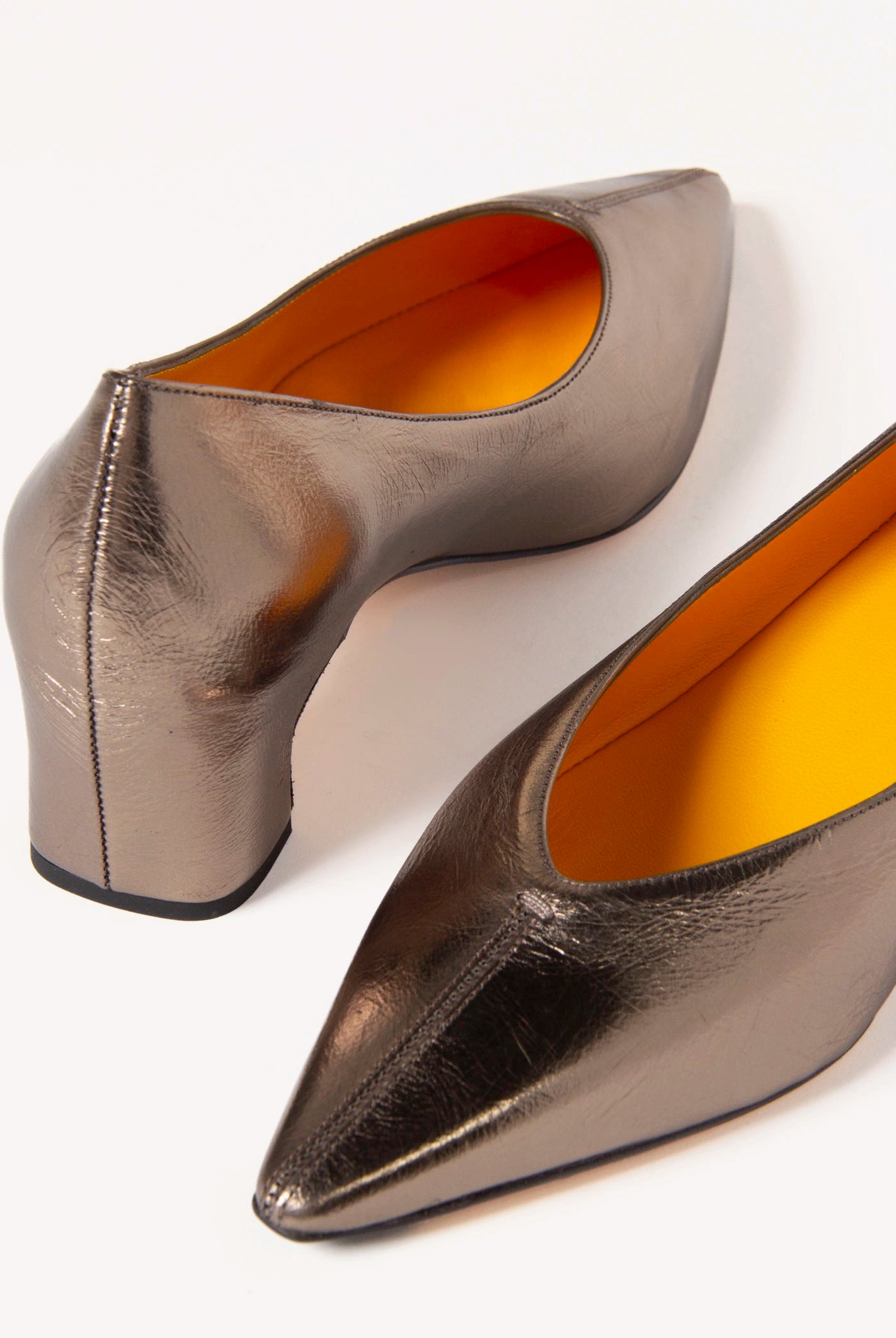 swatch_Bronze Leather vale pump