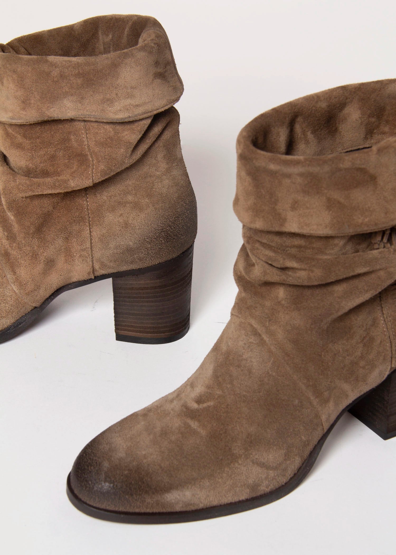 swatch_Sesame Suede heeled fringe boot