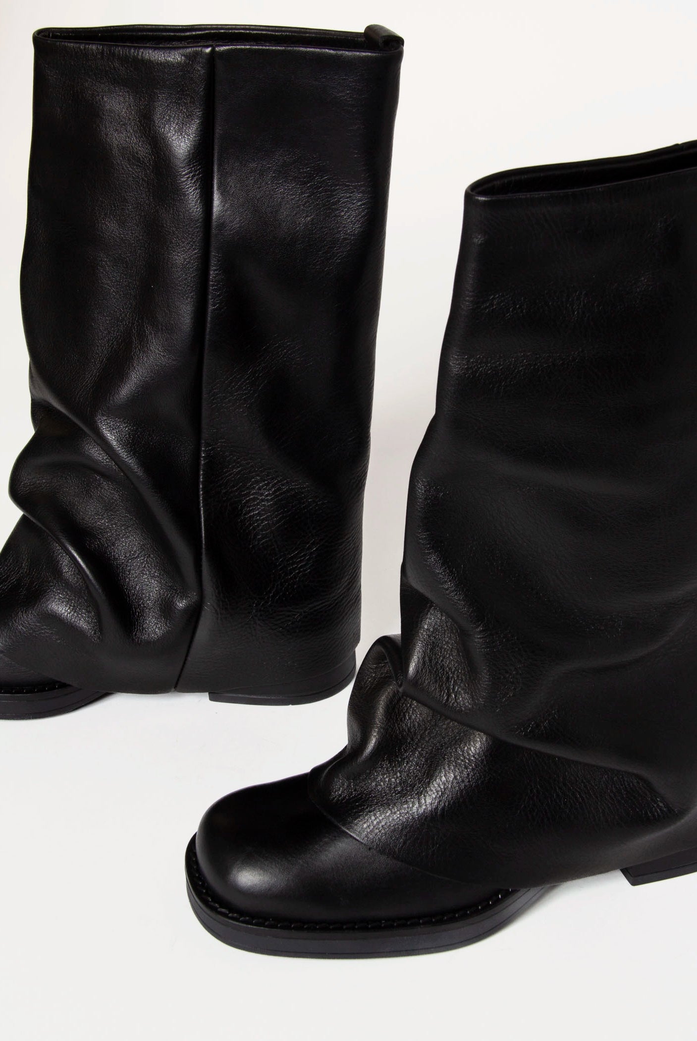 swatch_Black Leather foldover boot