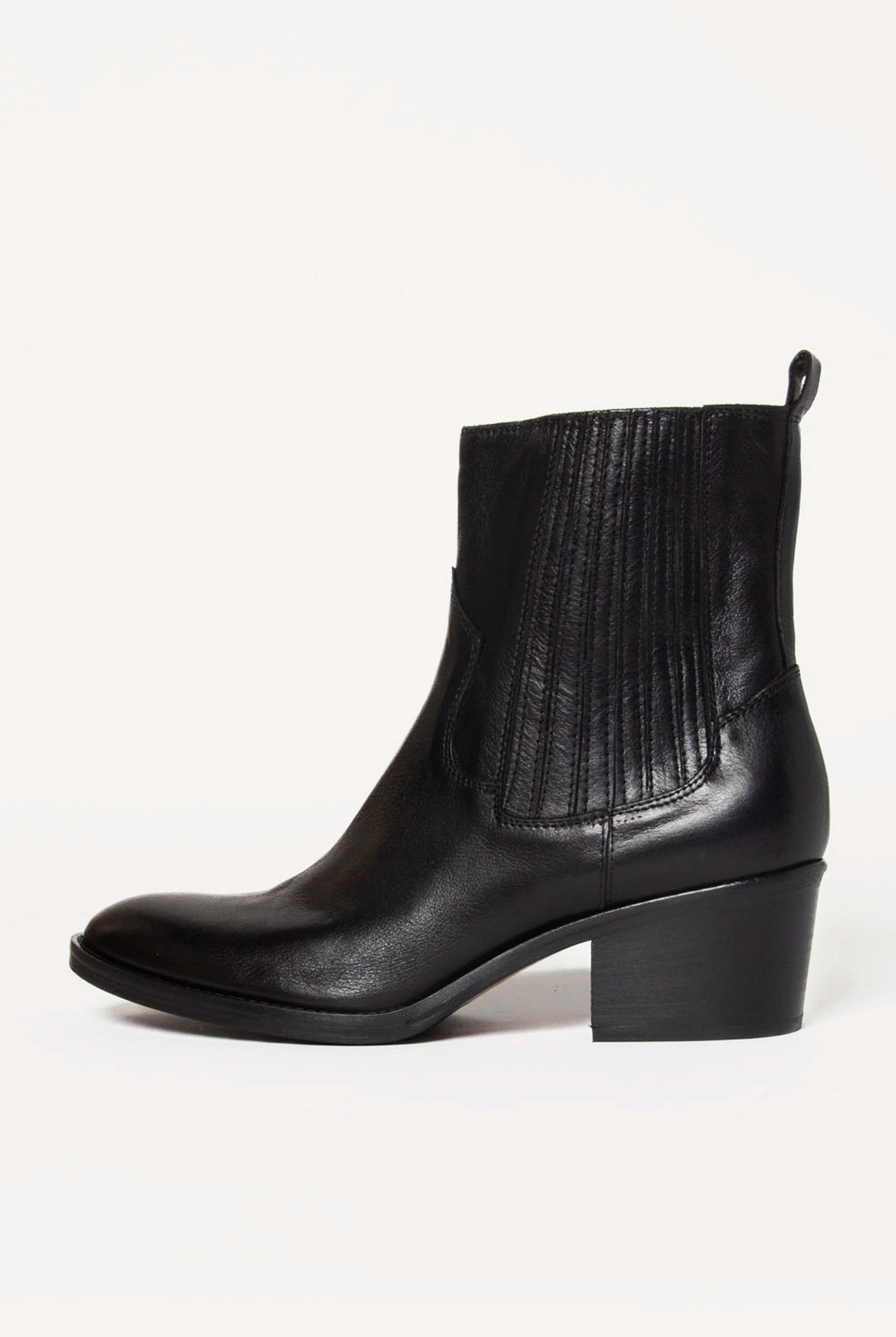 swatch_Black Leather chelsea boot