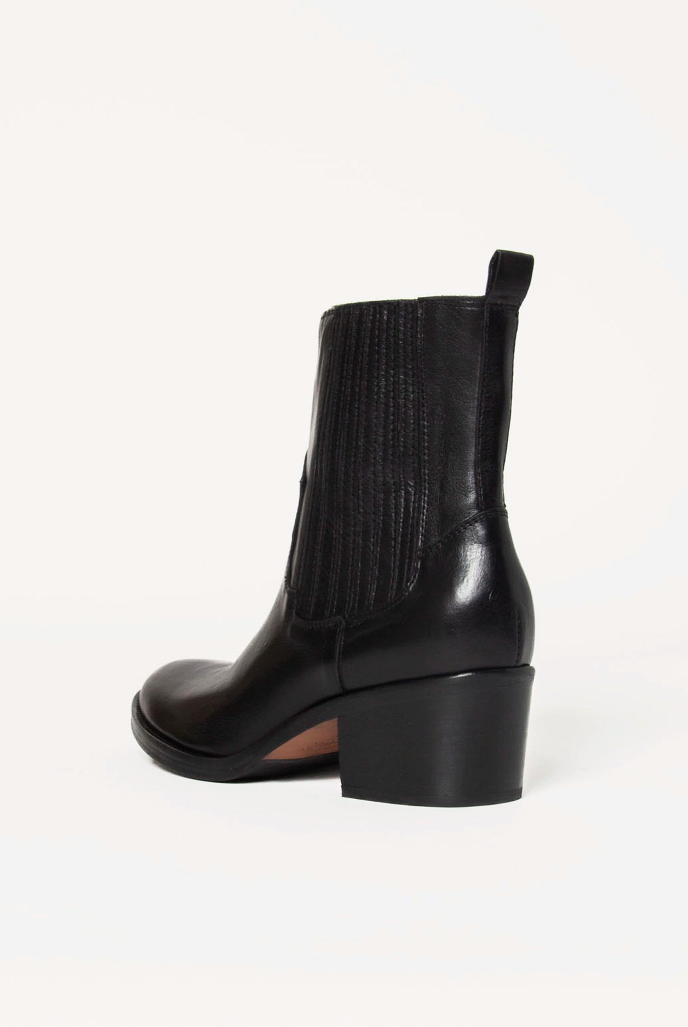 swatch_Black Leather chelsea boot