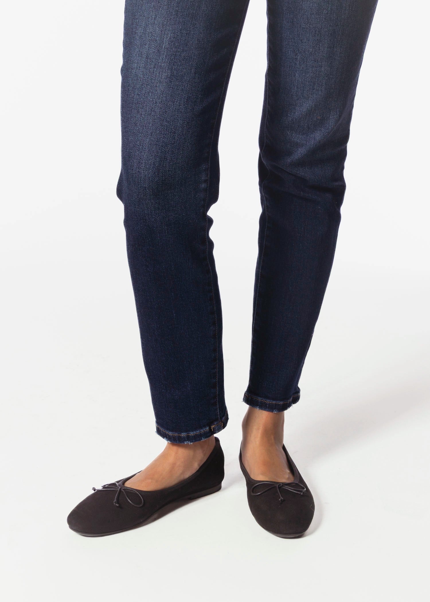 swatch_Black Suede ballet flat shoes