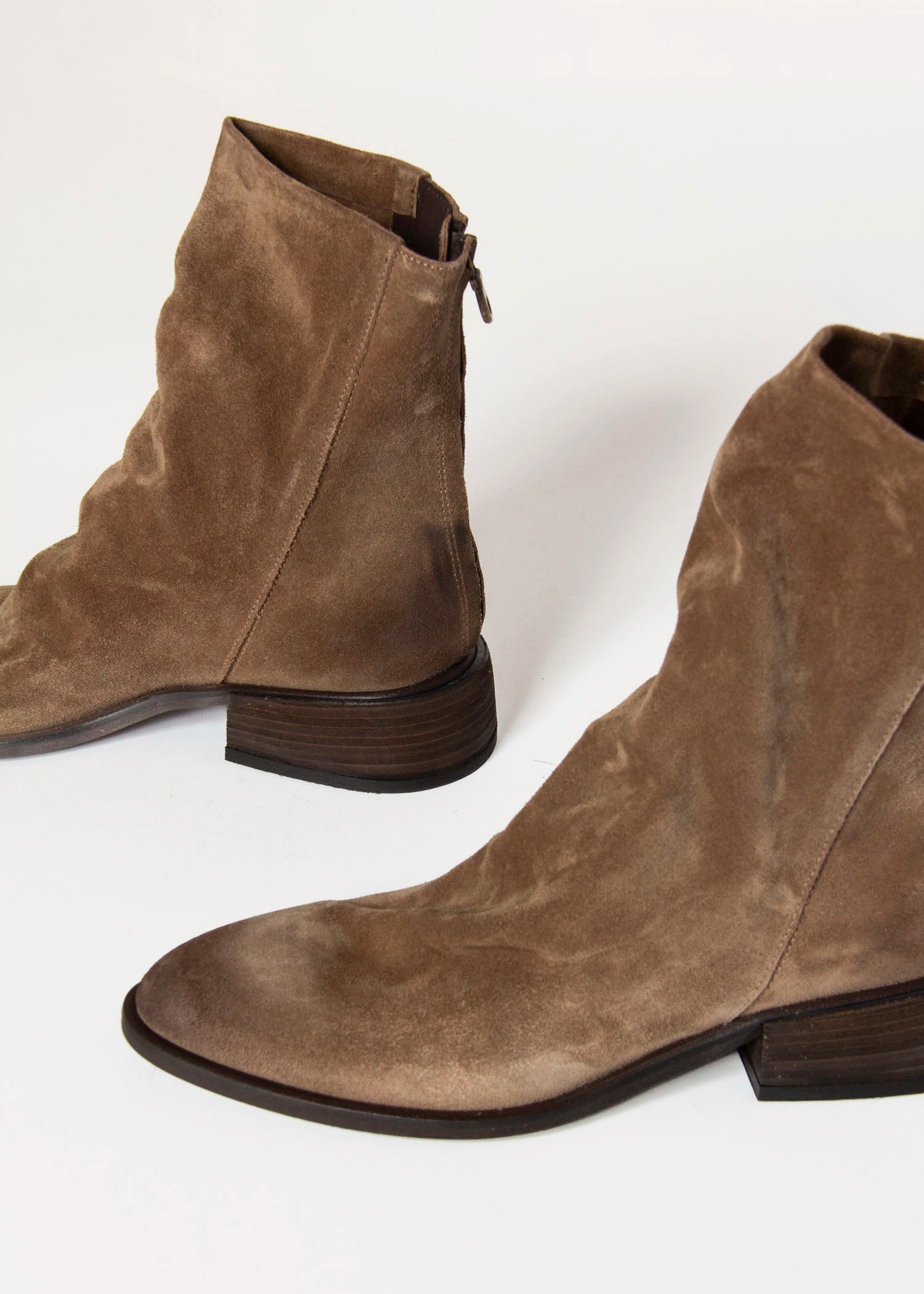 swatch_Sesame Suede l'idea ruched ankle boot