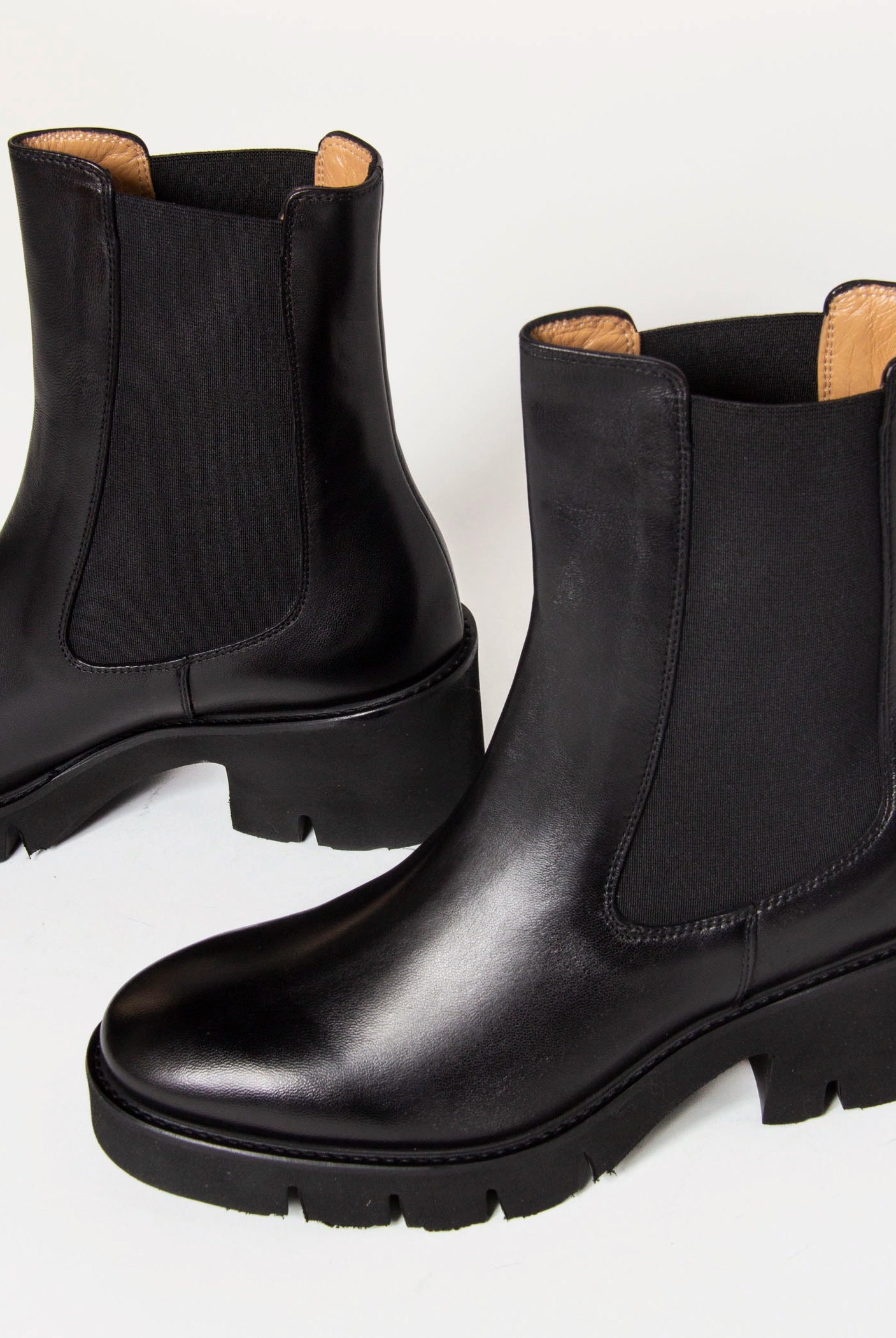 swatch_Black Leather chelsea boot shoes