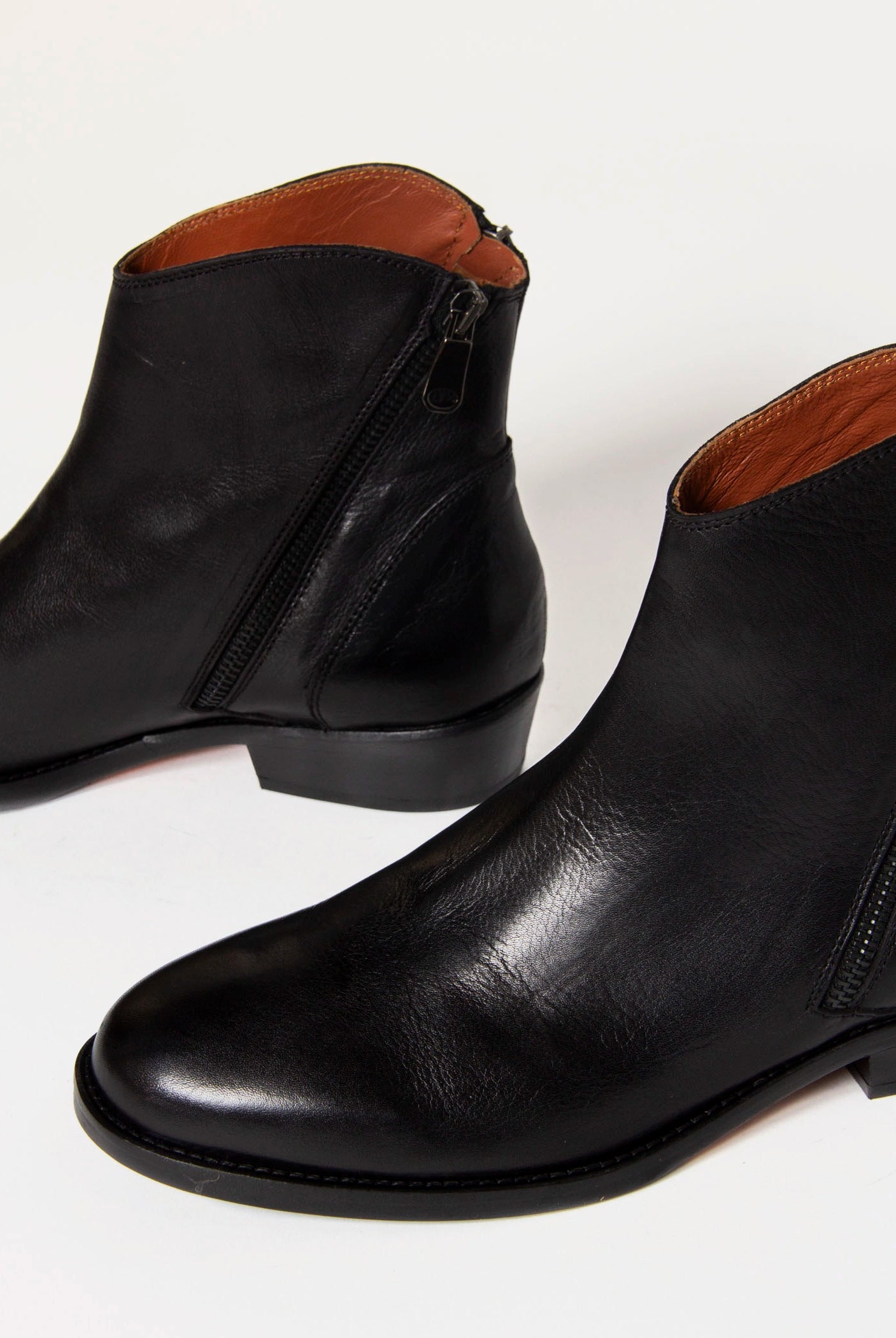 swatch_Black Leather ankle boot shoes