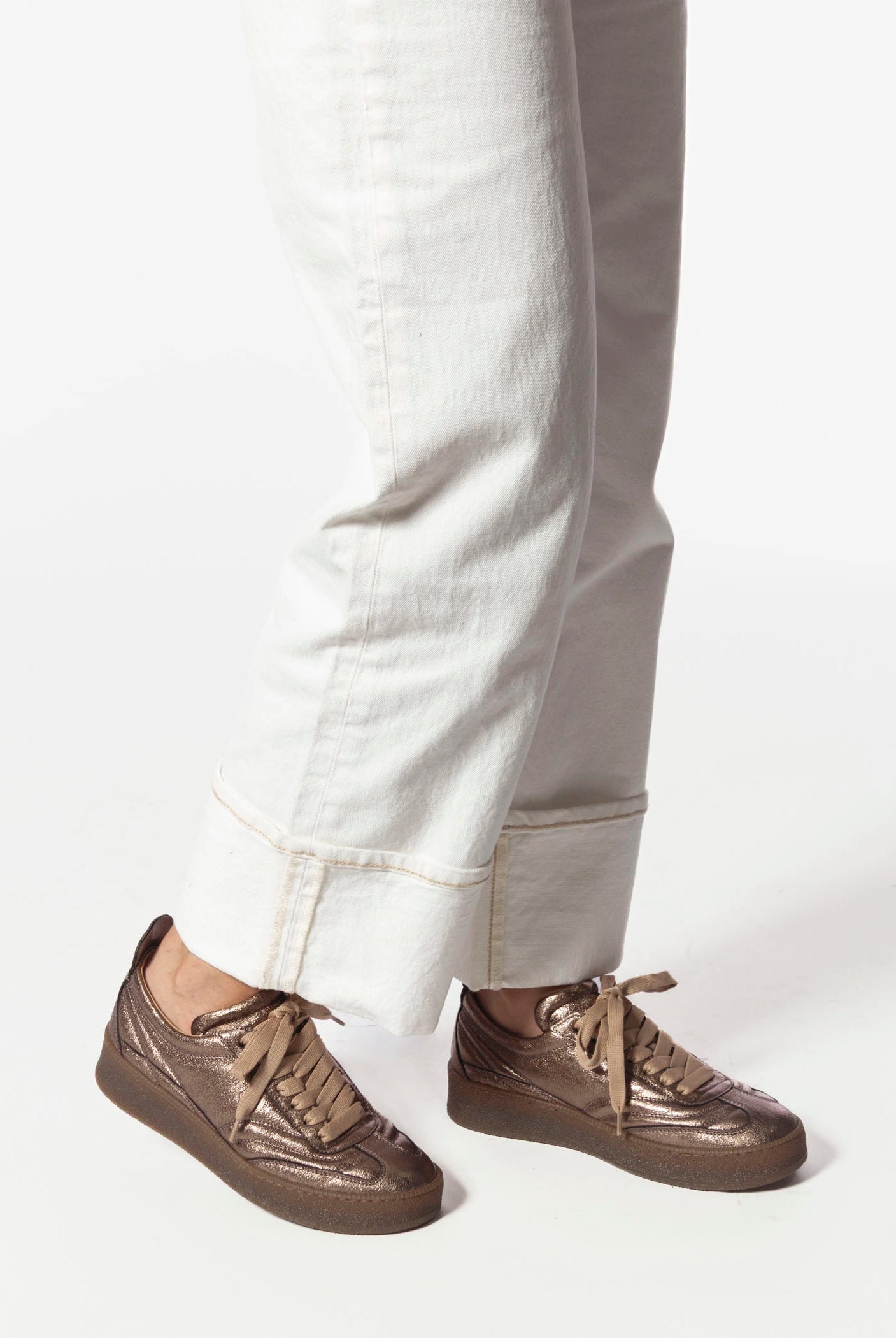 swatch_Bronze Leather sneaker