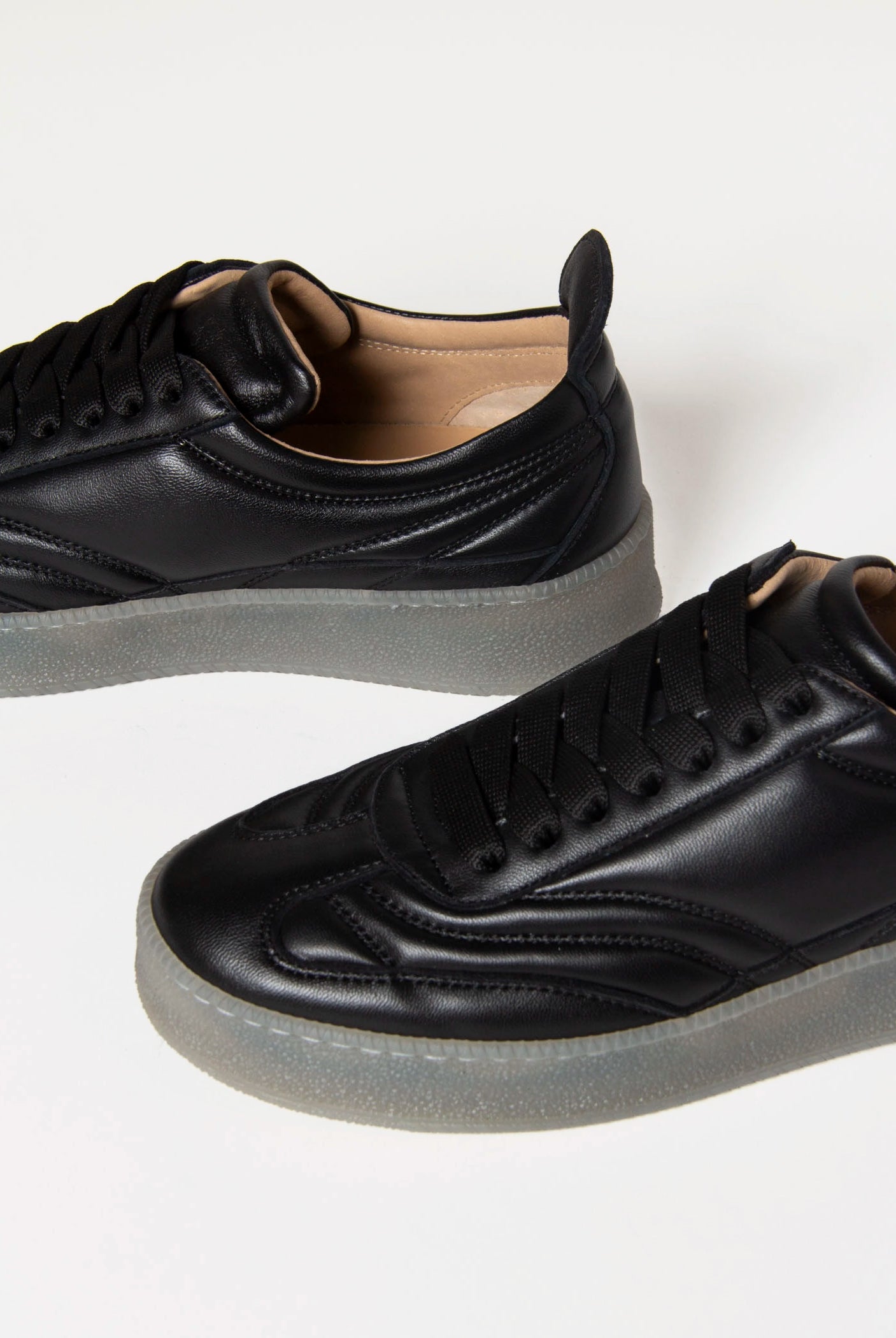 swatch_Black Leather sneaker