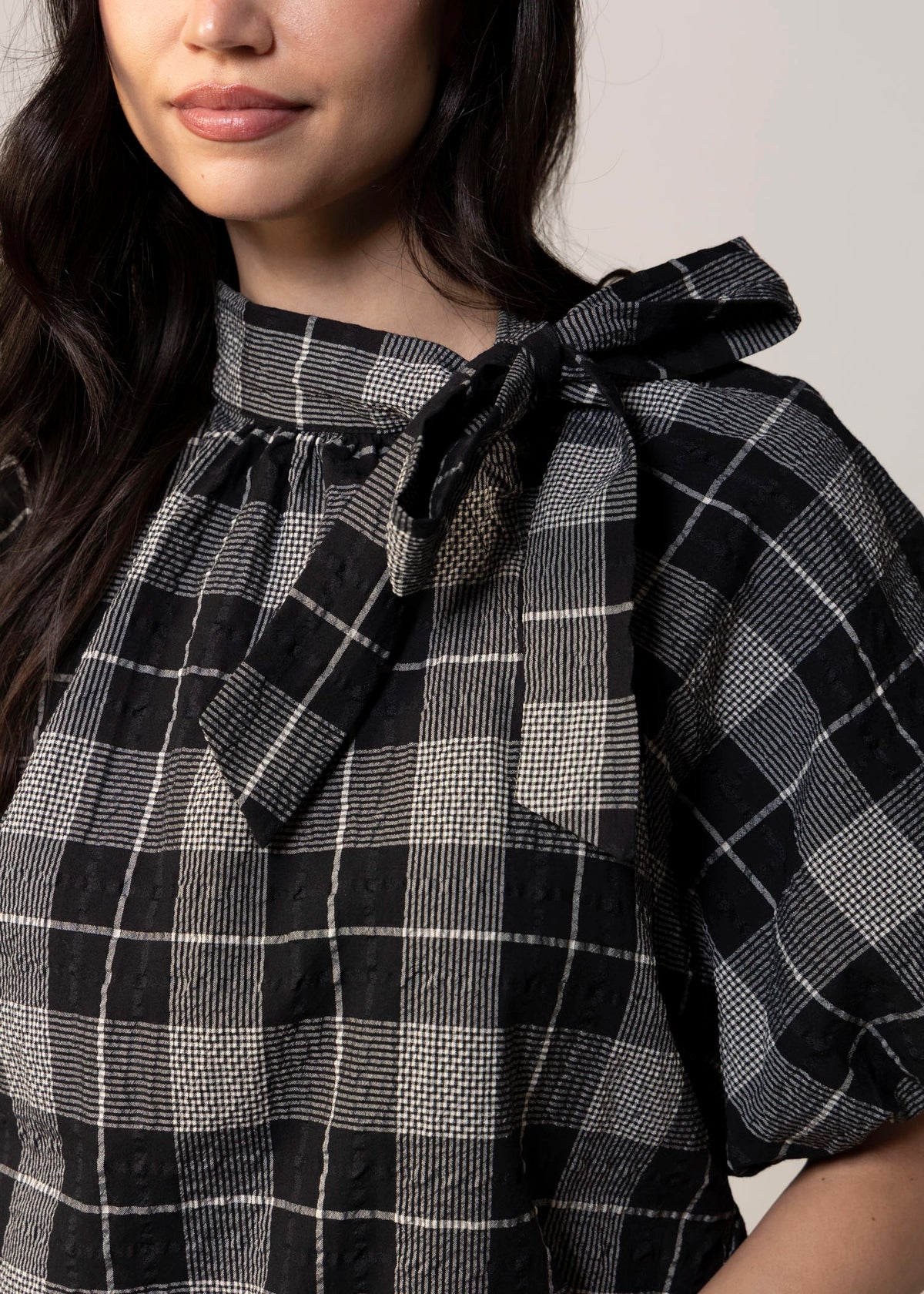 swatch_Black thml puff sleeve plaid top