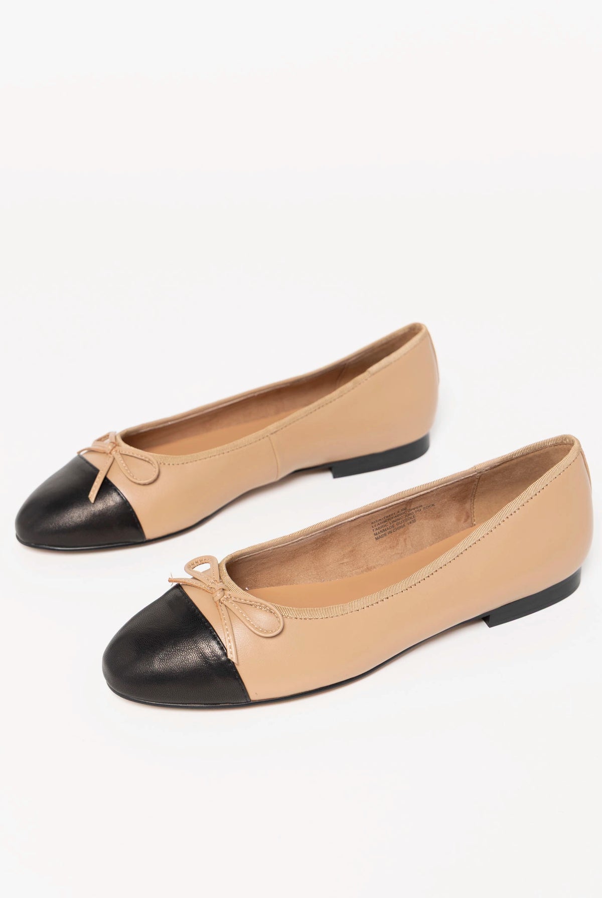 swatch_Black/Natural kit leather ballet flat