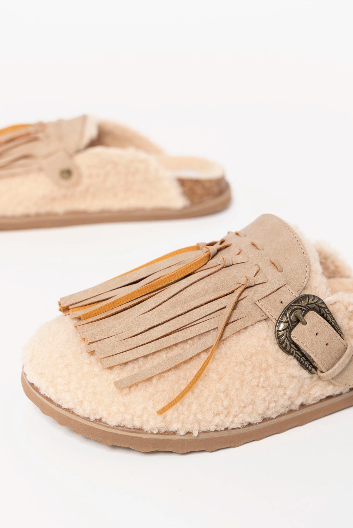 swatch_Natural coconuts by matisse sundown teddy clog