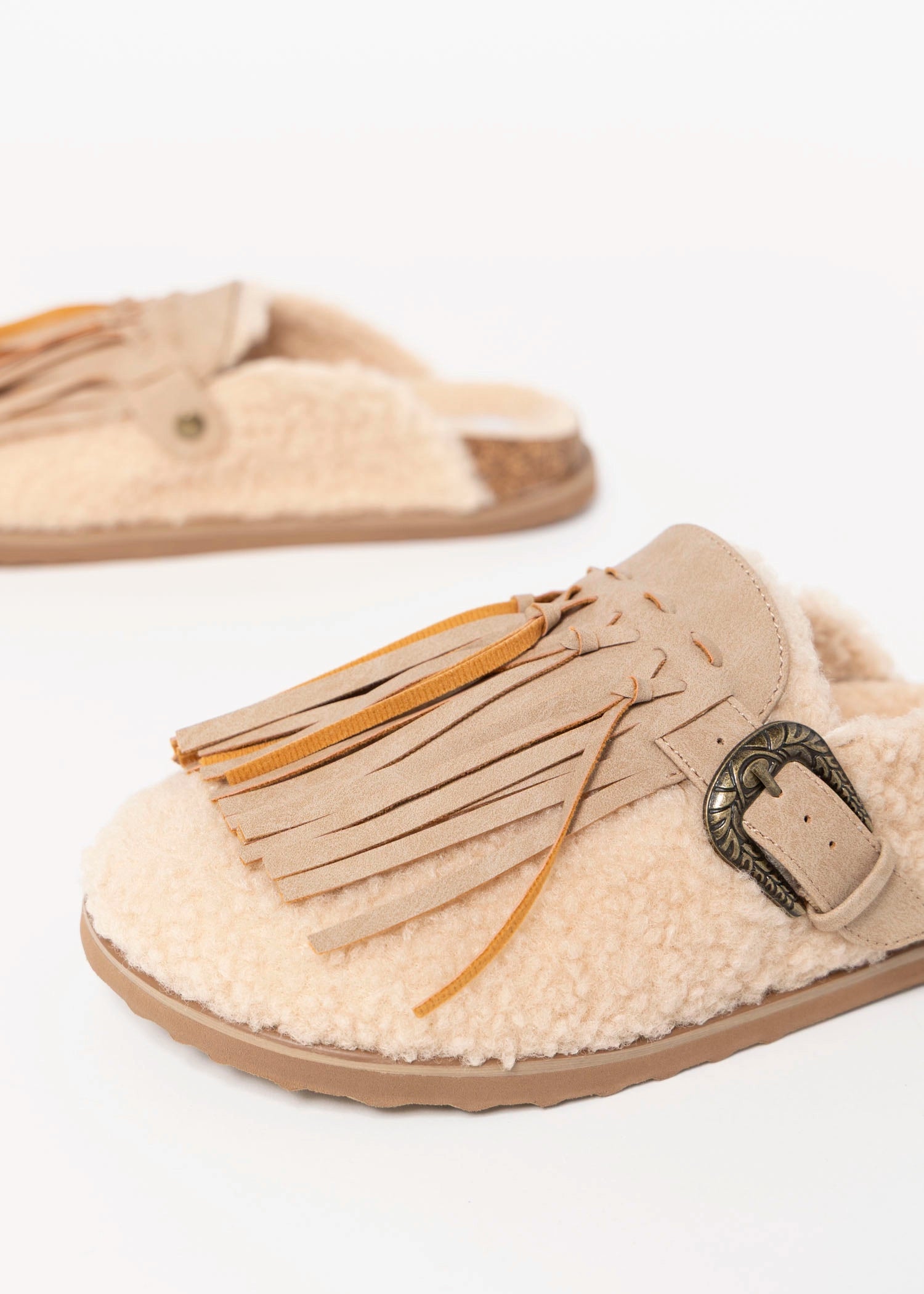 swatch_Natural coconuts by matisse sundown teddy clog