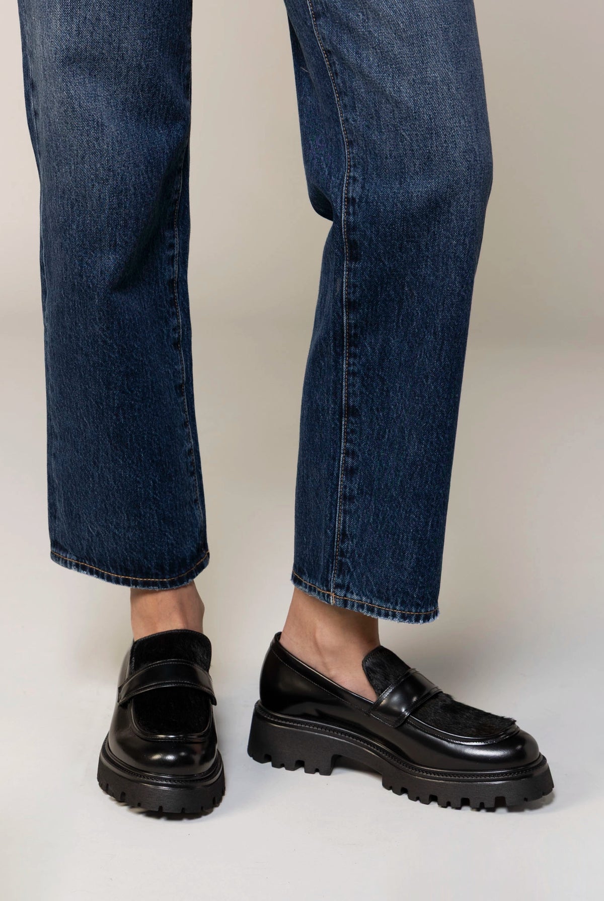 swatch_Black Leather l'idea italian leather lug sole loafer
