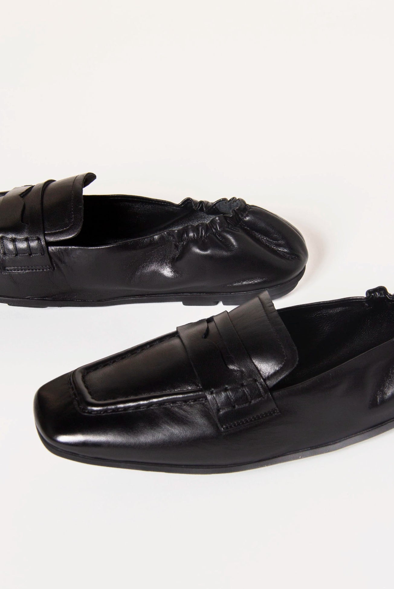 swatch_Black Leather driving moccasin loafers shoes