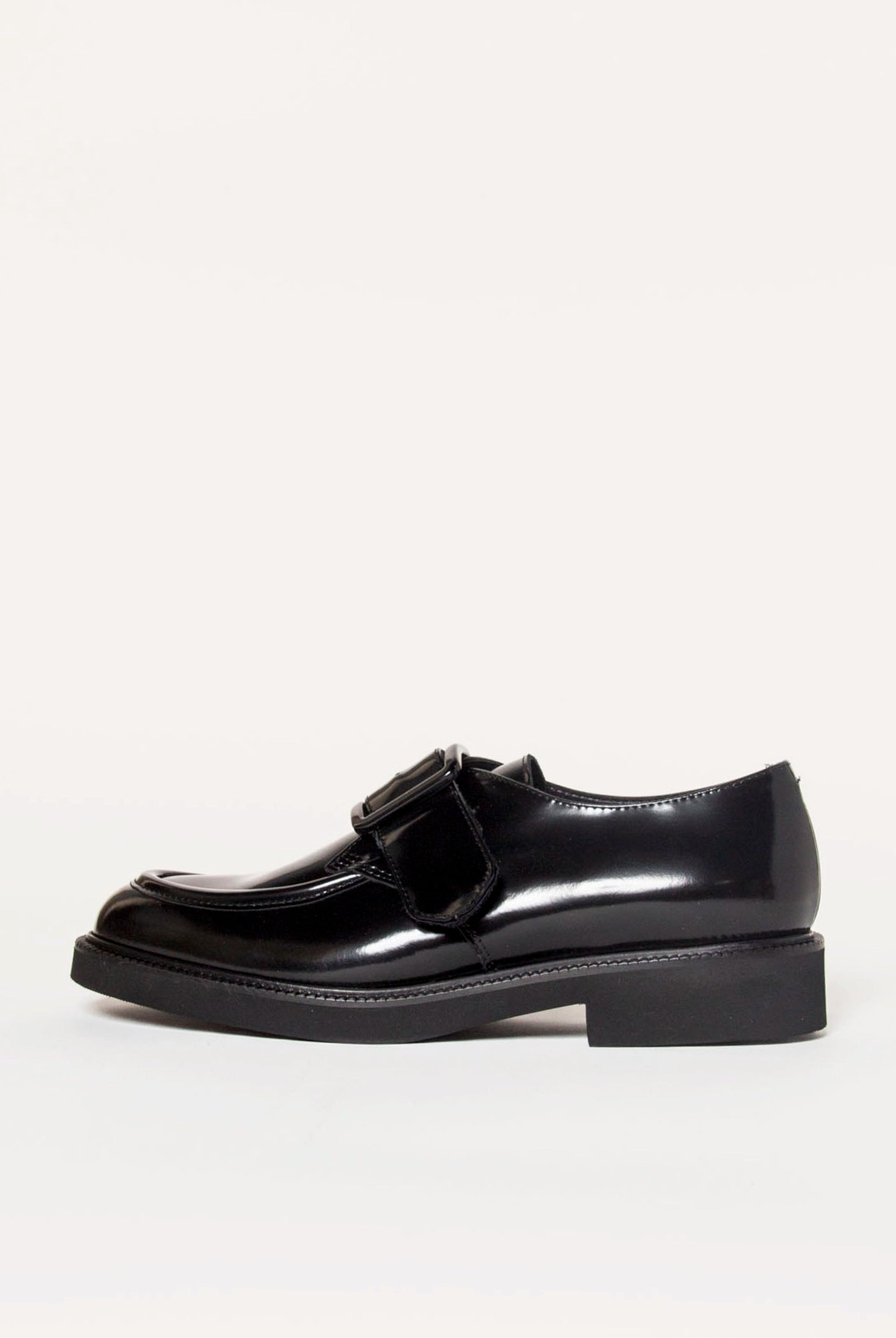 swatch_Black Leather buckle loafer shoes