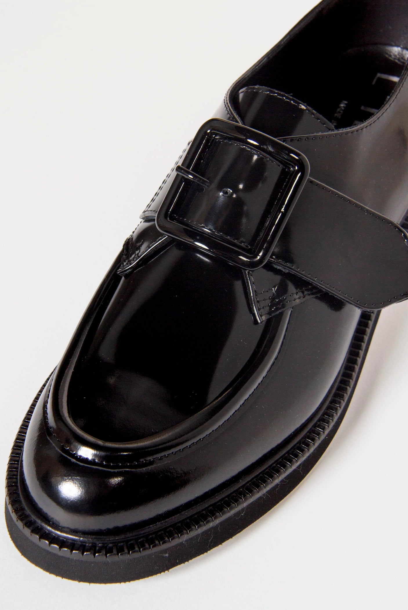 swatch_Black Leather buckle loafer shoes