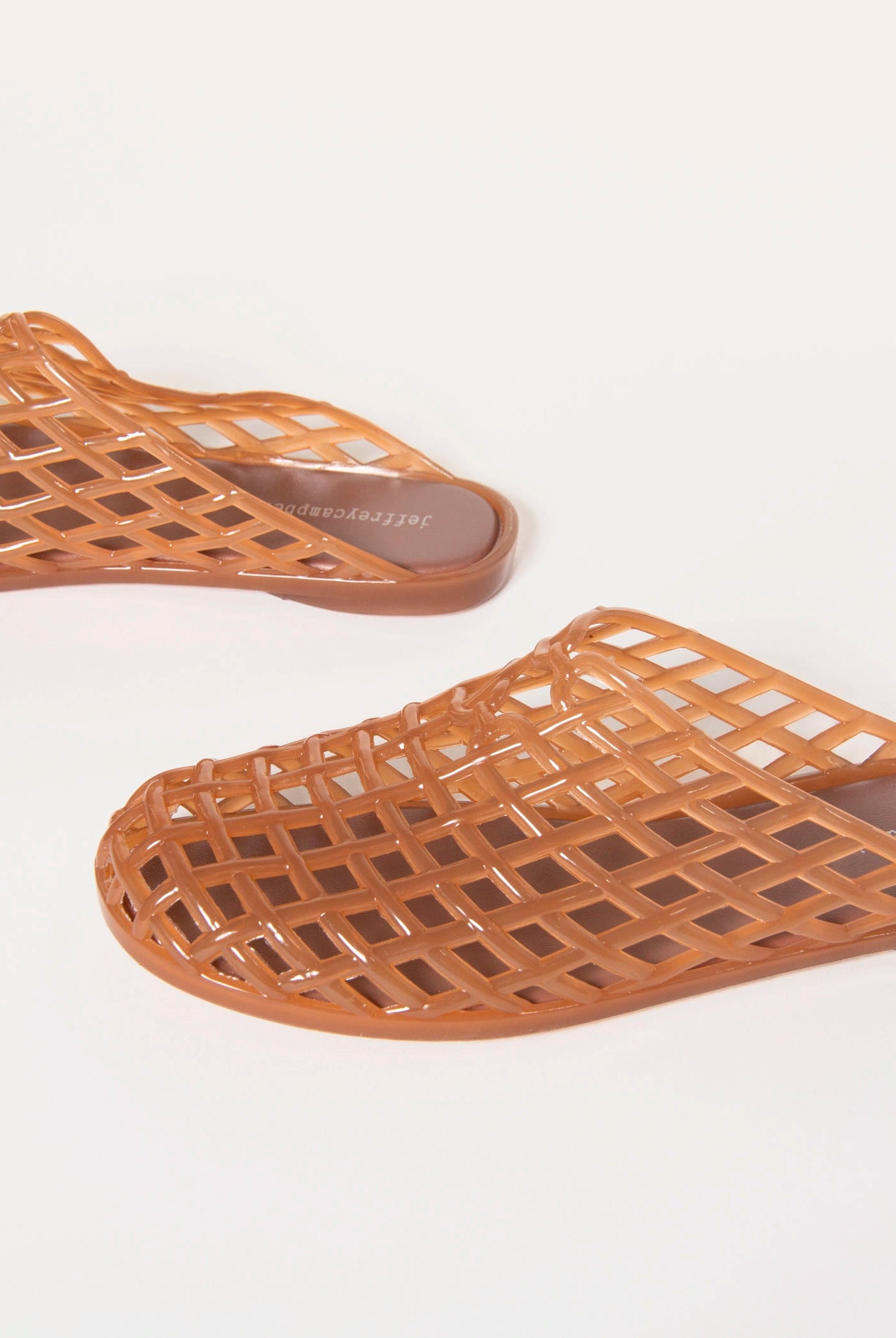 swatch_Natural sea glass jelly slide shoes