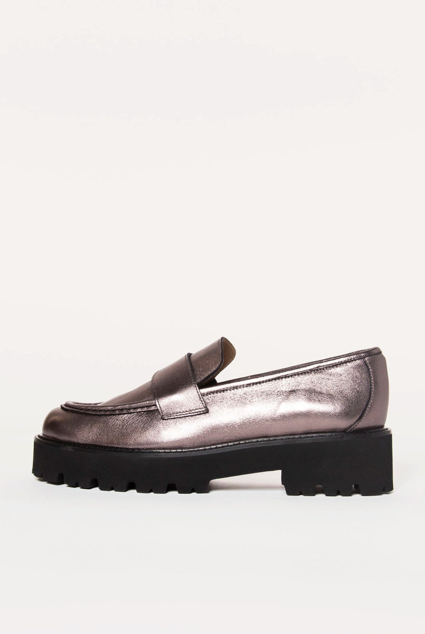 swatch_Pewter Leather lug sole loafer shoes