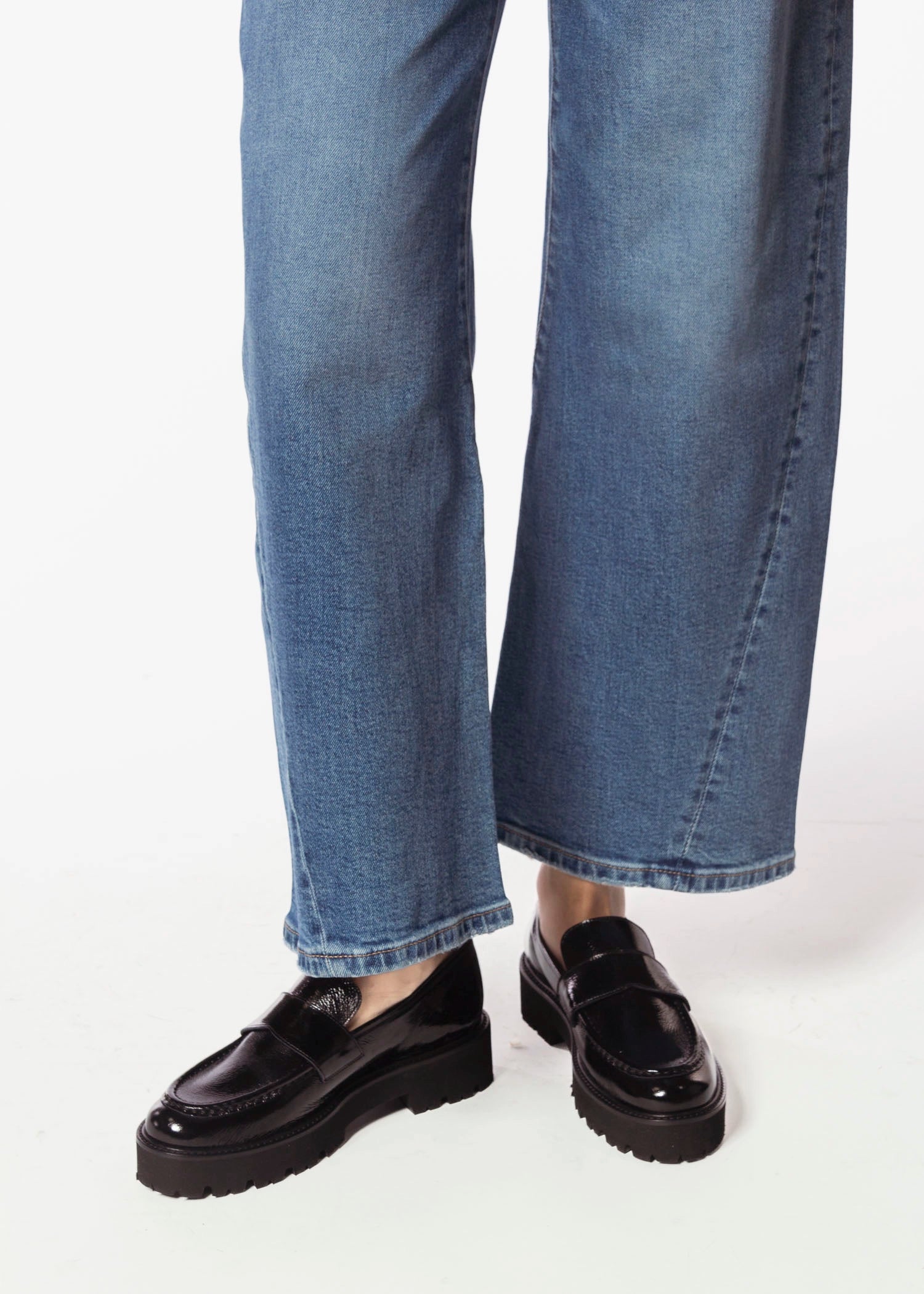 swatch_Black Patent lug sole loafer shoes