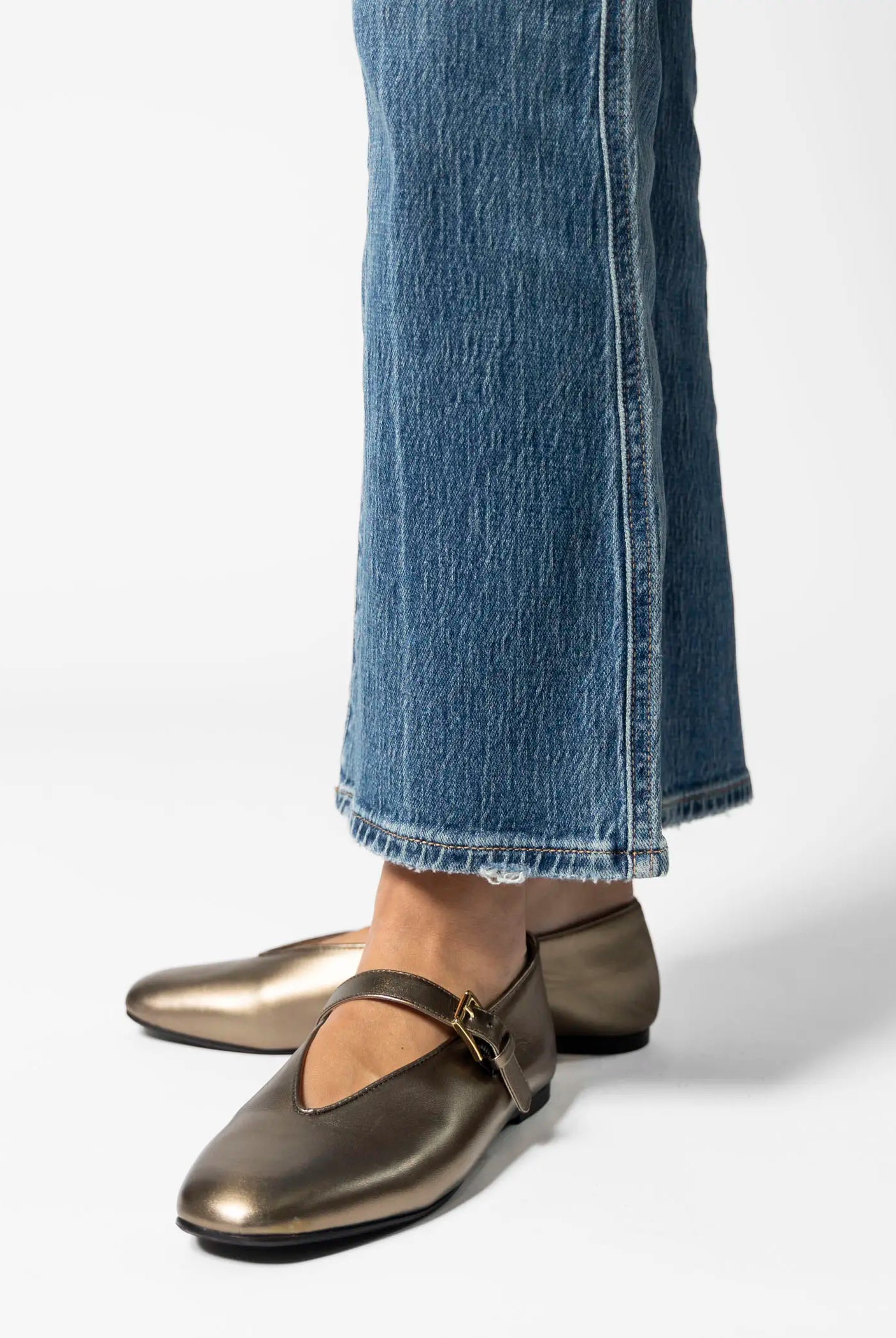 swatch_bronze leather leather mary jane flat shoes