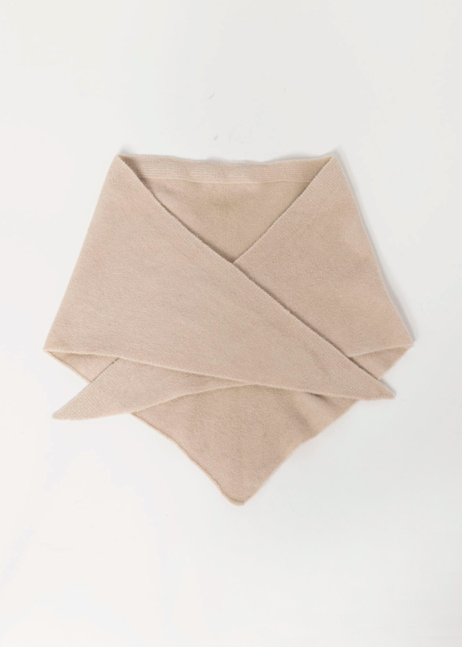 swatch_Beige wool knit triangle scarf