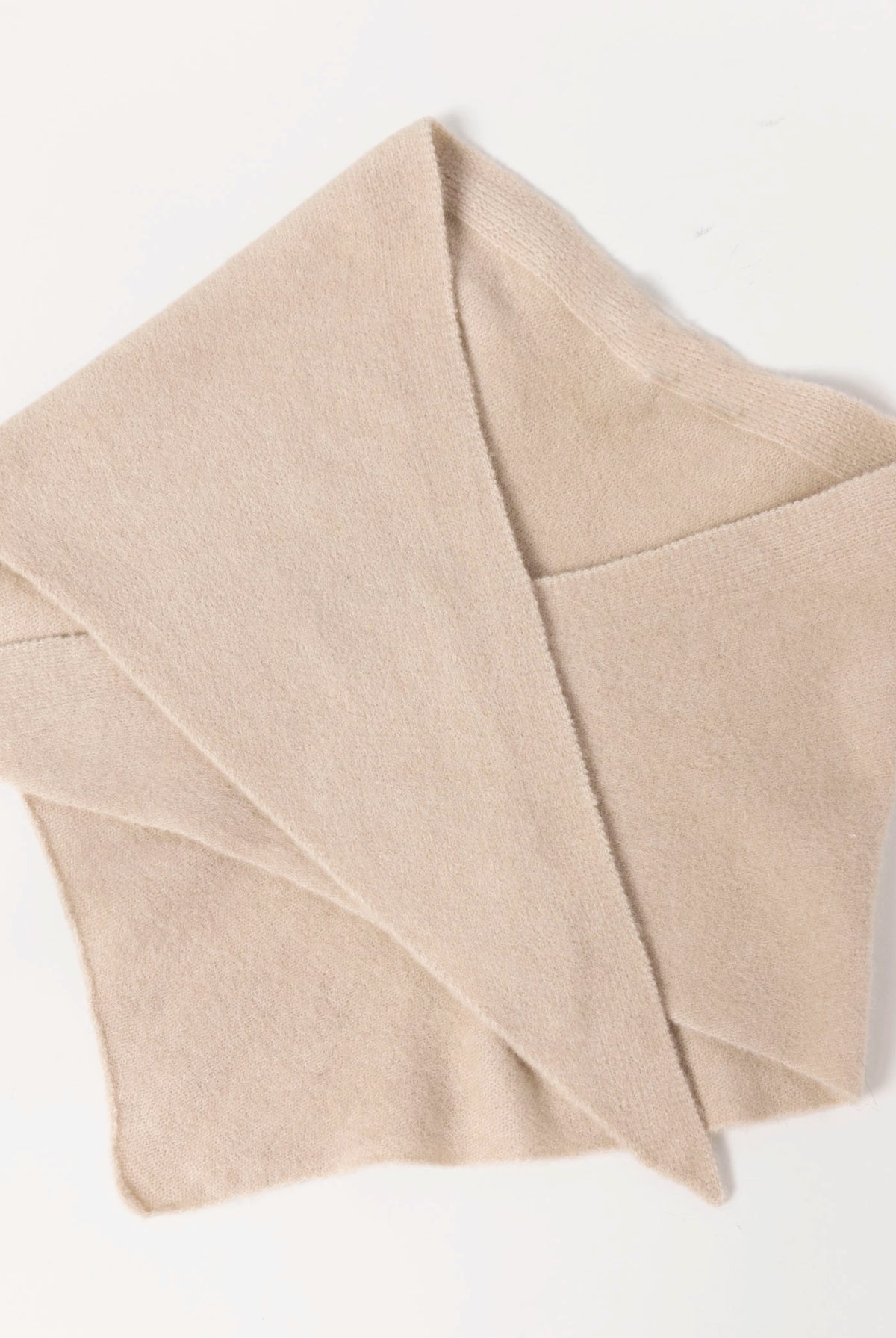 swatch_Beige wool knit triangle scarf