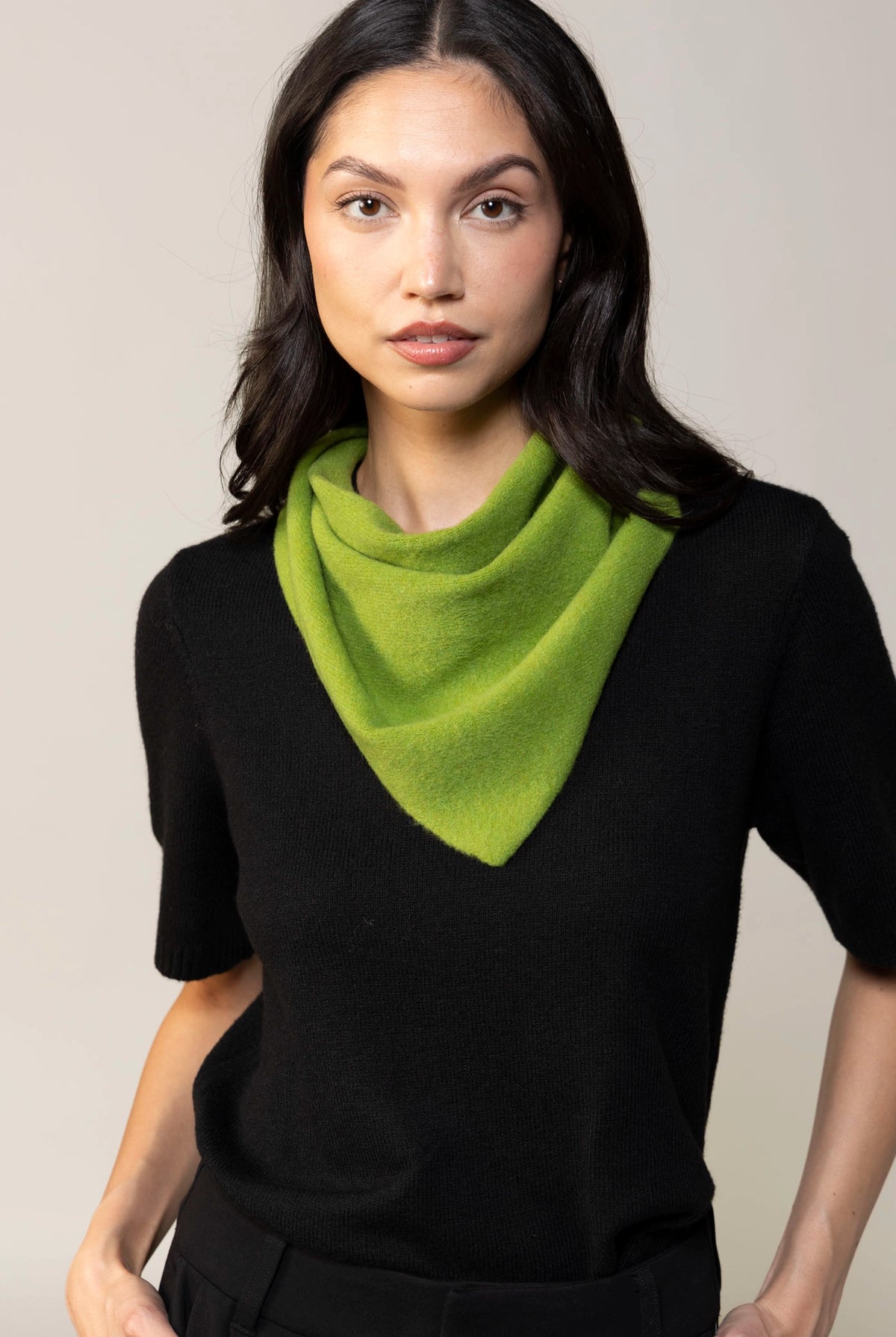 swatch_Green wool knit triangle scarf