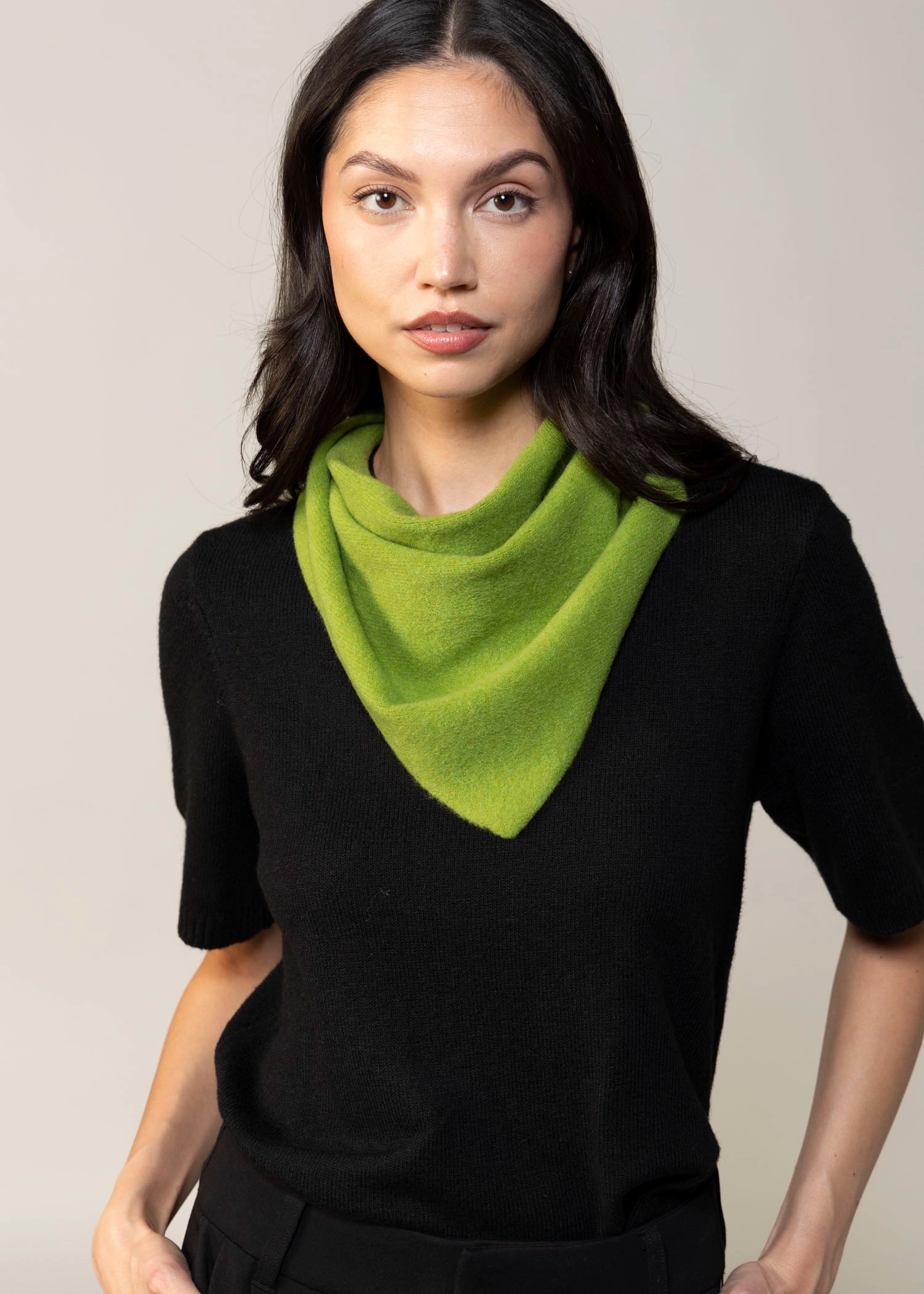 swatch_Green wool knit triangle scarf