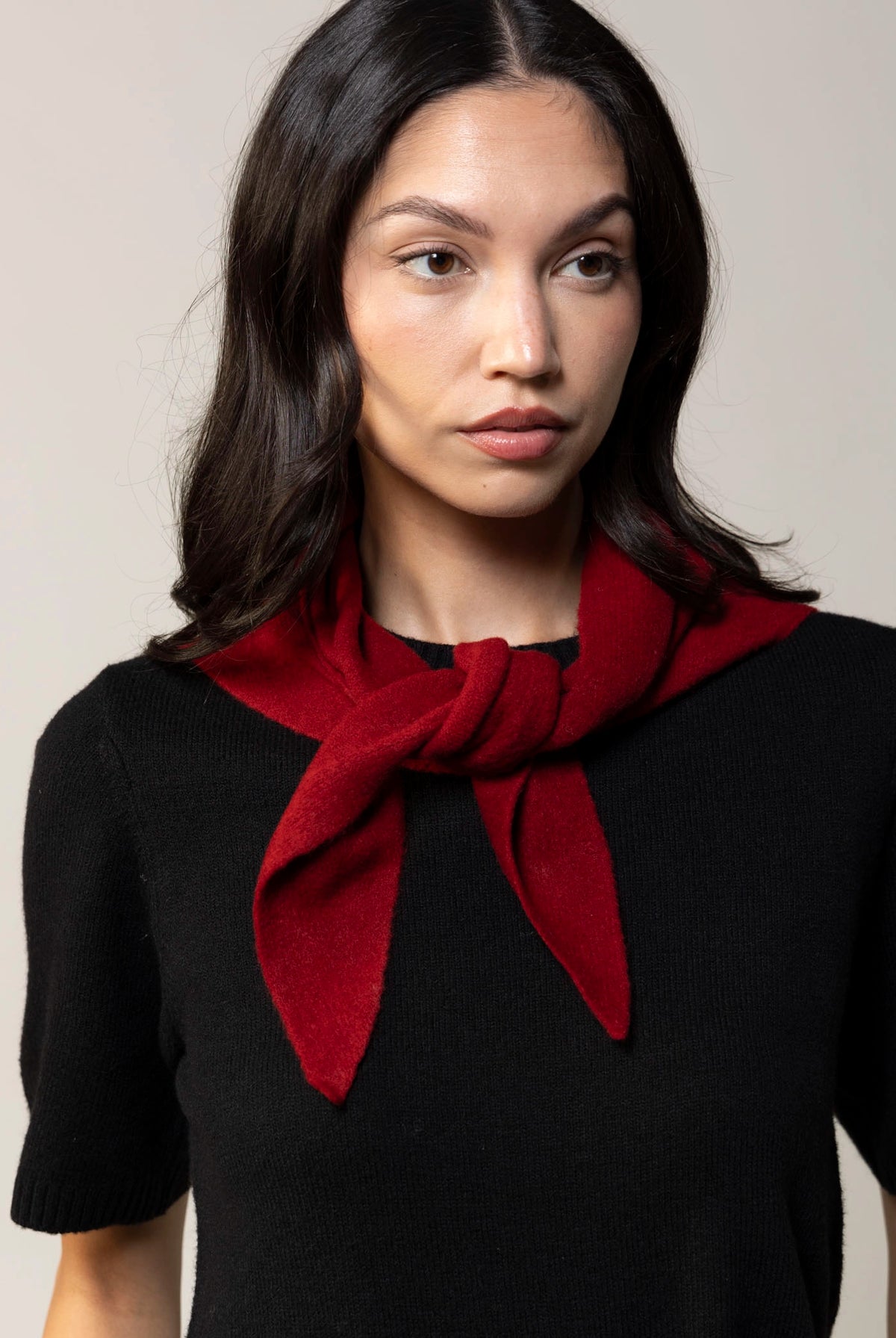 swatch_Red wool knit triangle scarf
