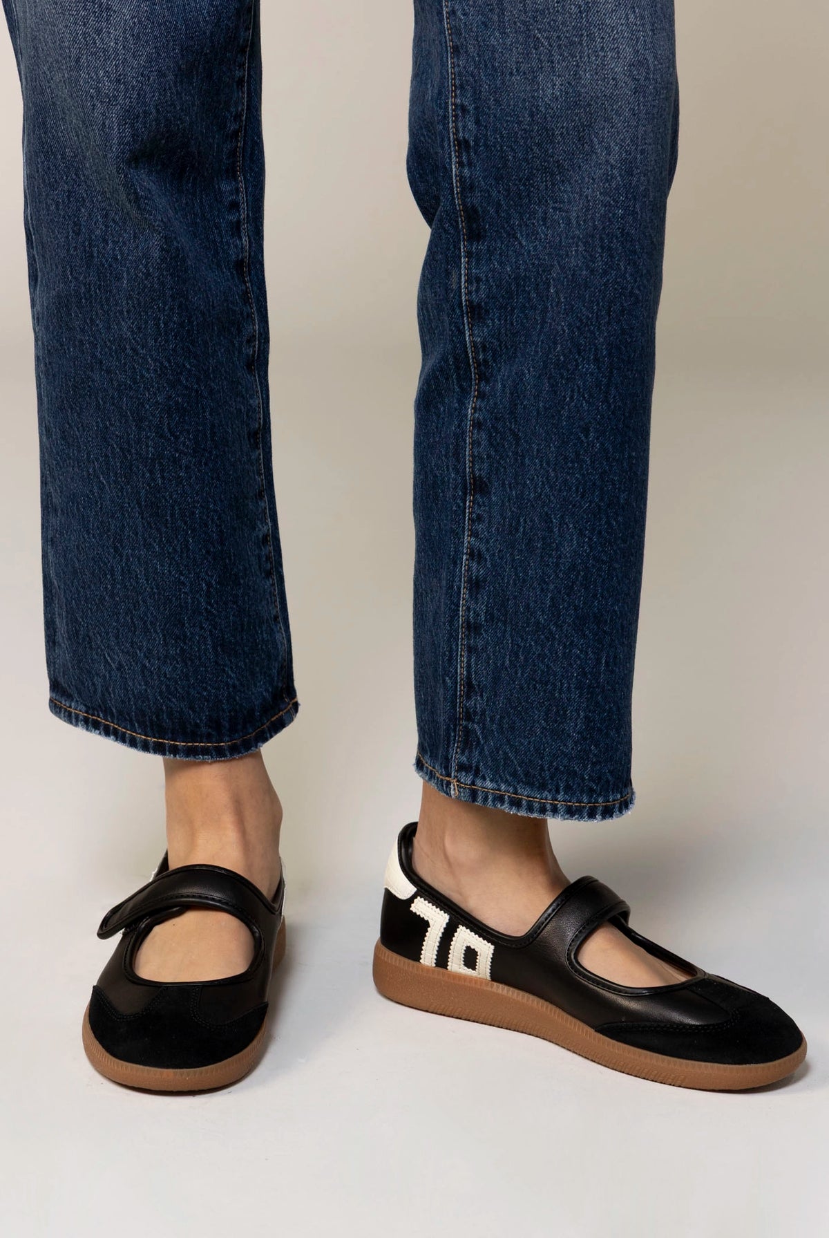 swatch_Black/Milk back70 aya mary jane sneaker