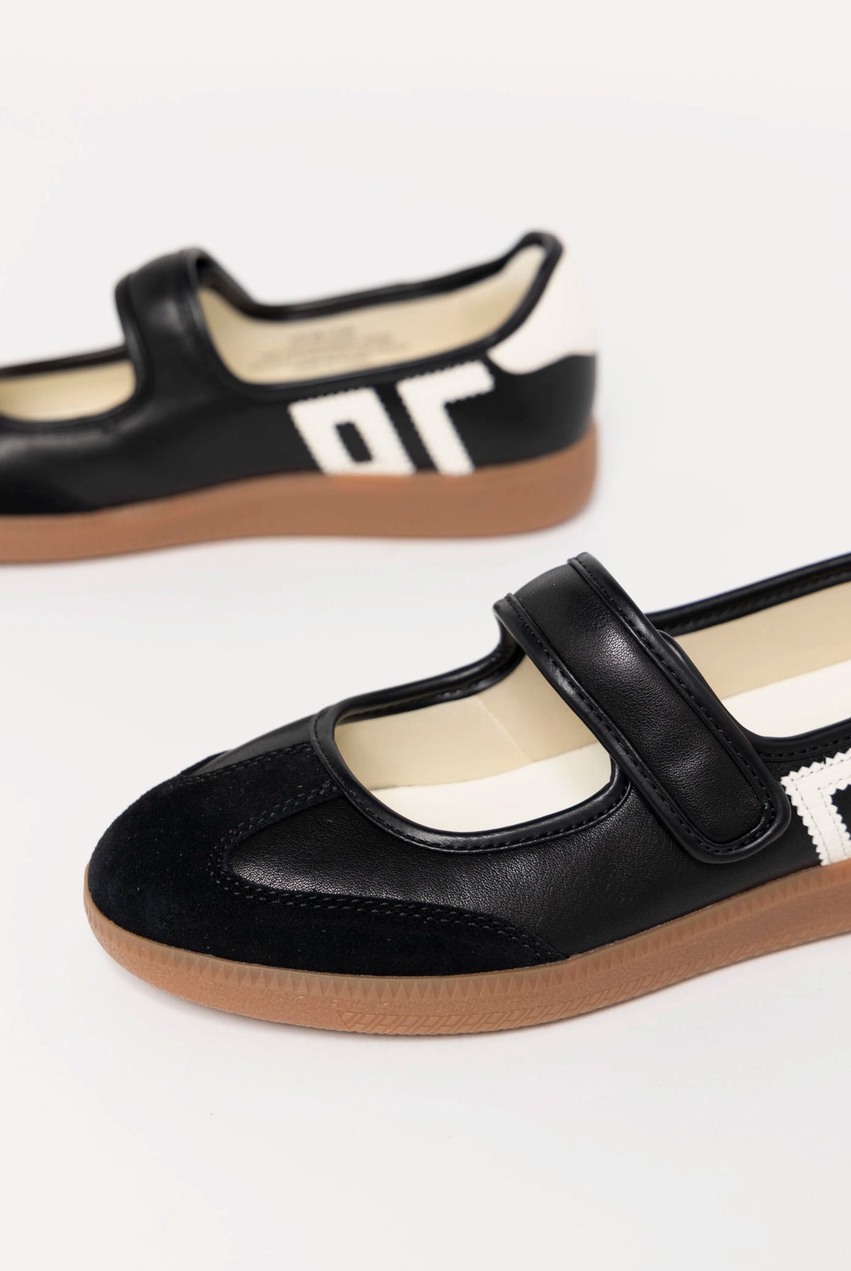 swatch_Black/Milk back70 aya mary jane sneaker