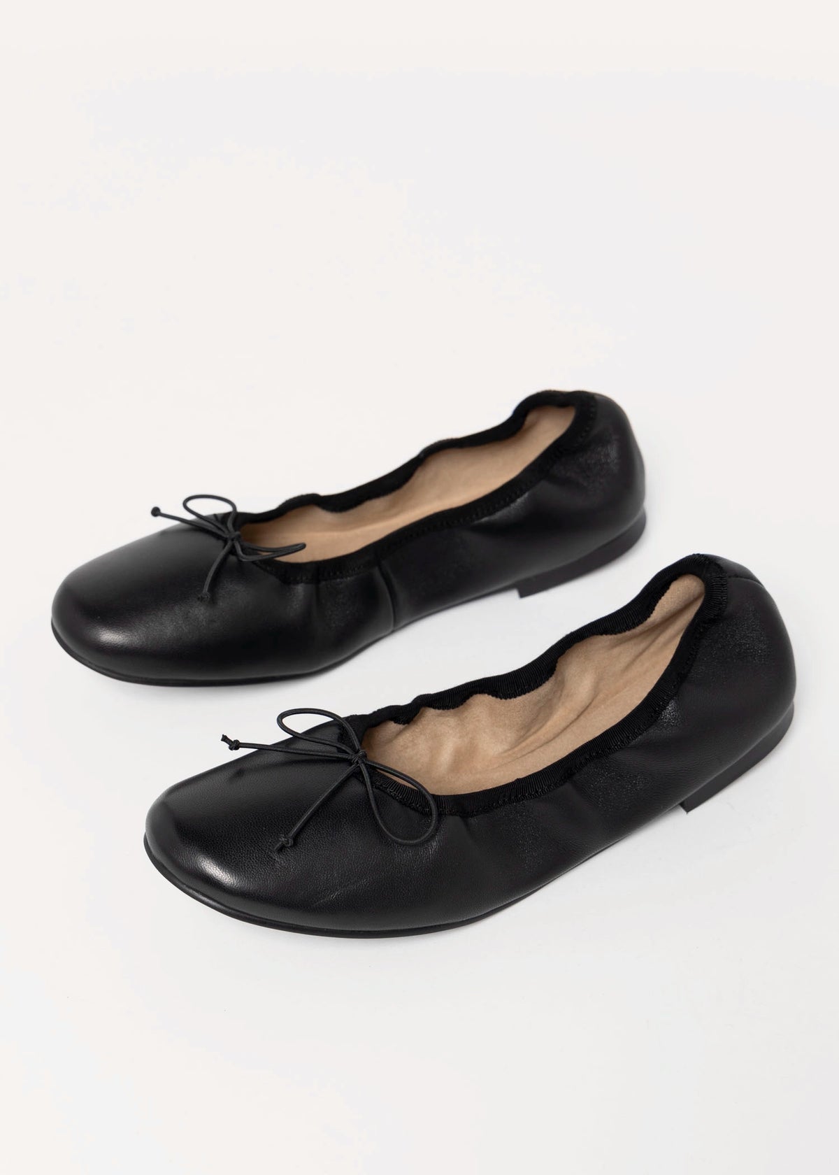 swatch_Black Leather tony bianco chelsea ballet flat