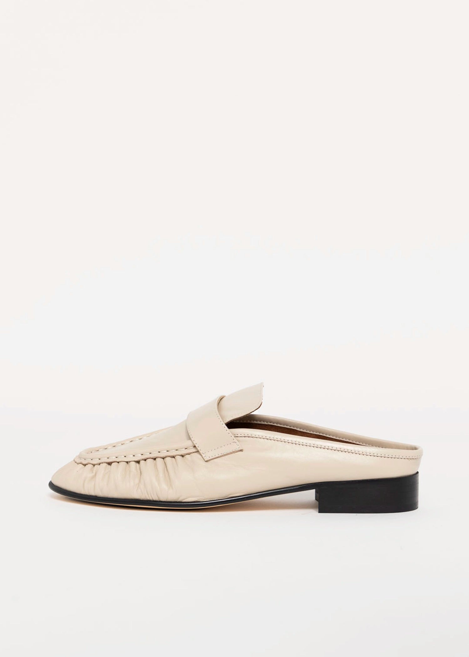 swatch_Vanilla Leather tony bianco glacier ruched mule loafer