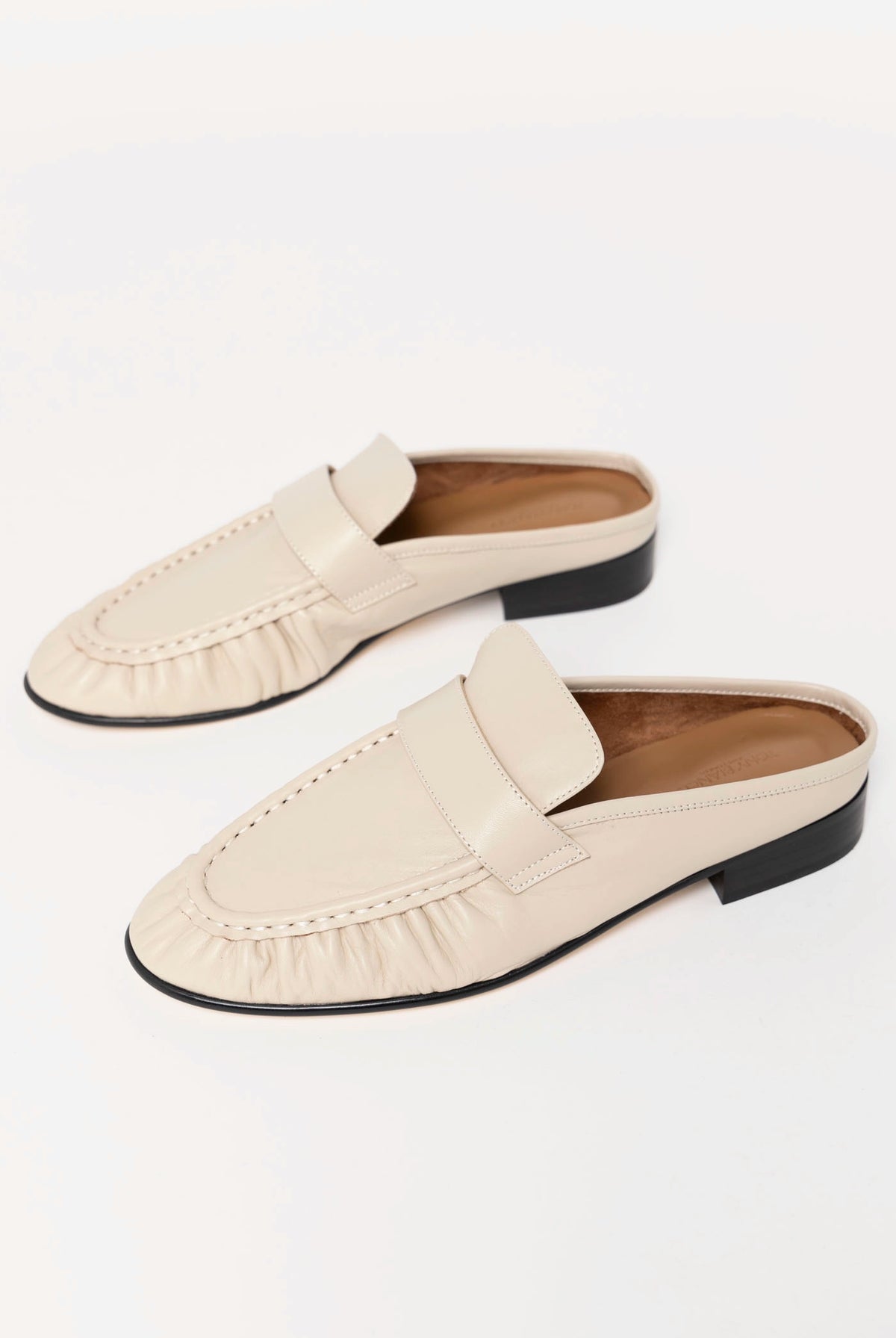 swatch_Vanilla Leather tony bianco glacier ruched mule loafer