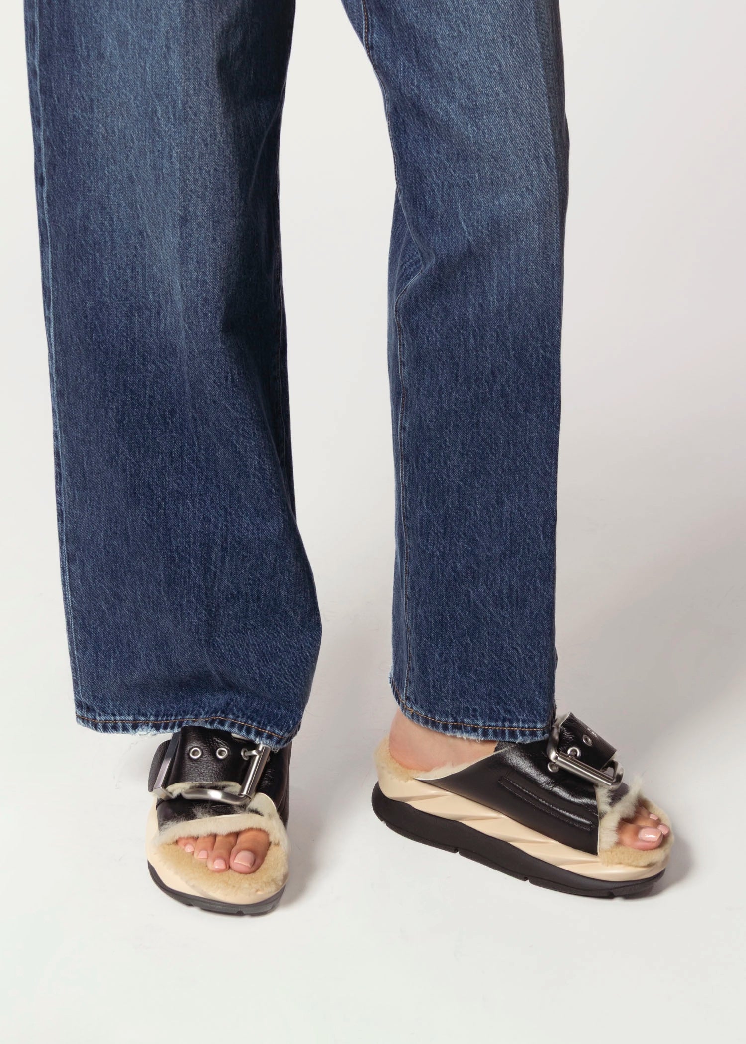 swatch_Oreo mellow laze shearling slipper