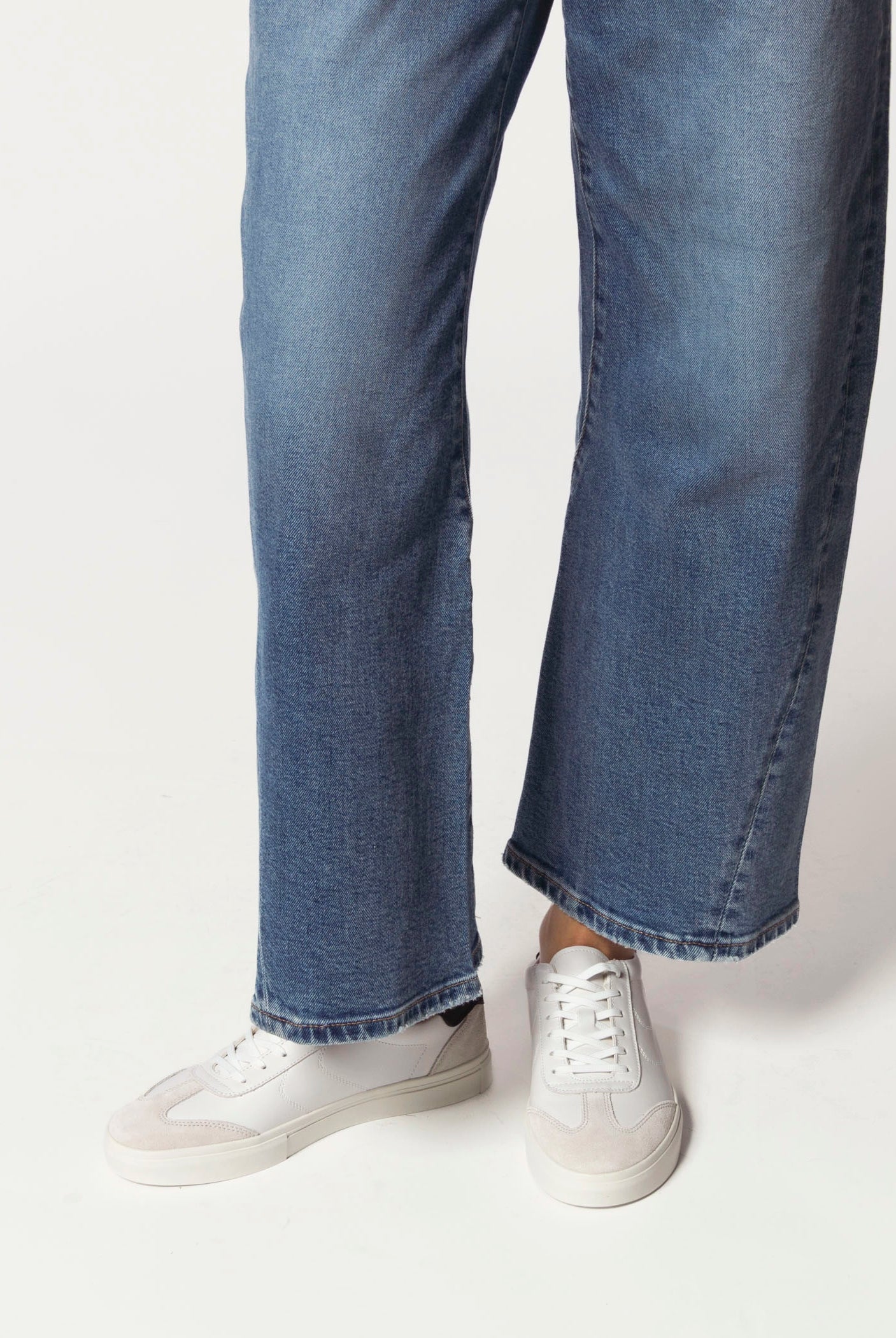 swatch_White Multi vagabond cody sneakers shoes