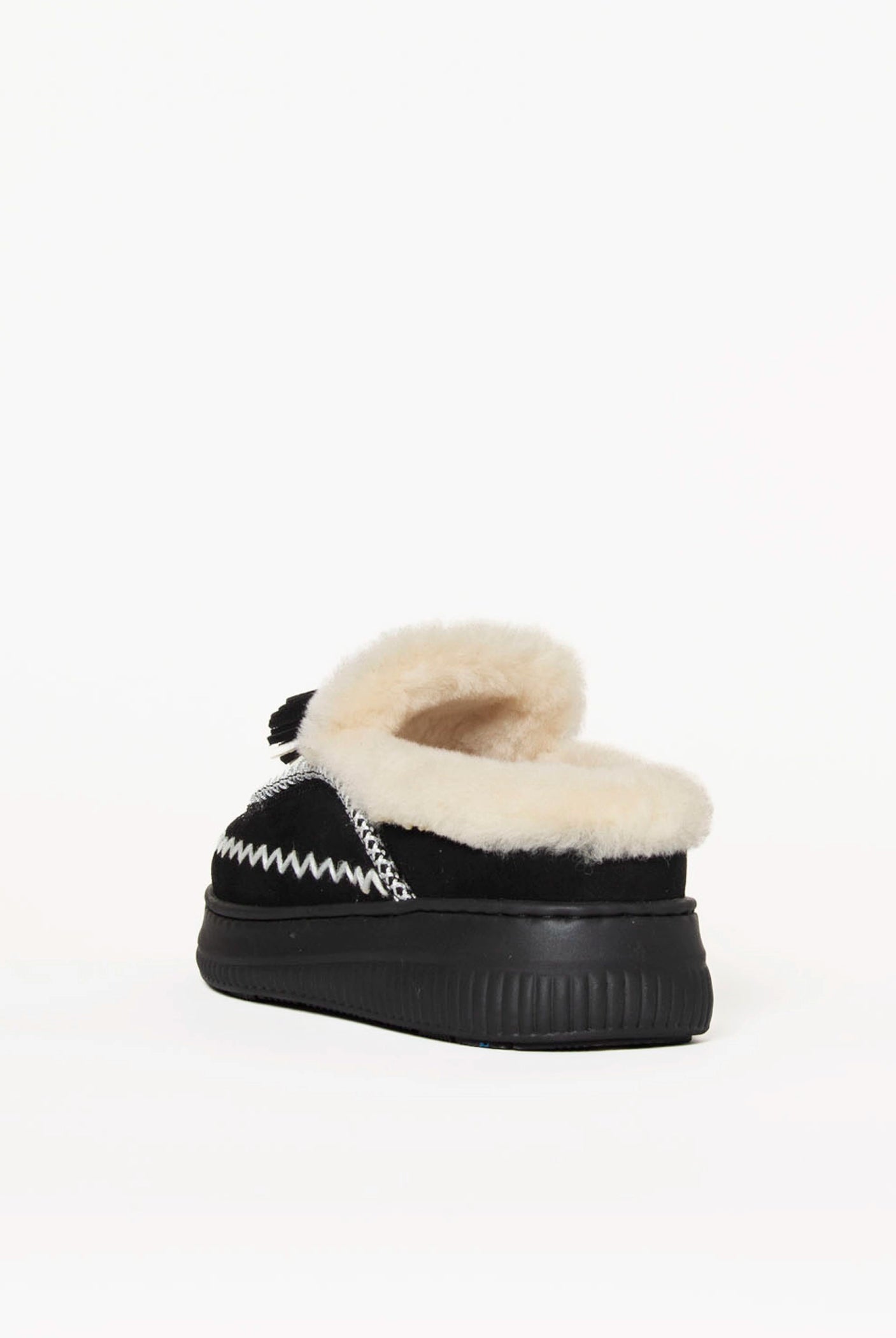 swatch_Black shearling lined moccasin