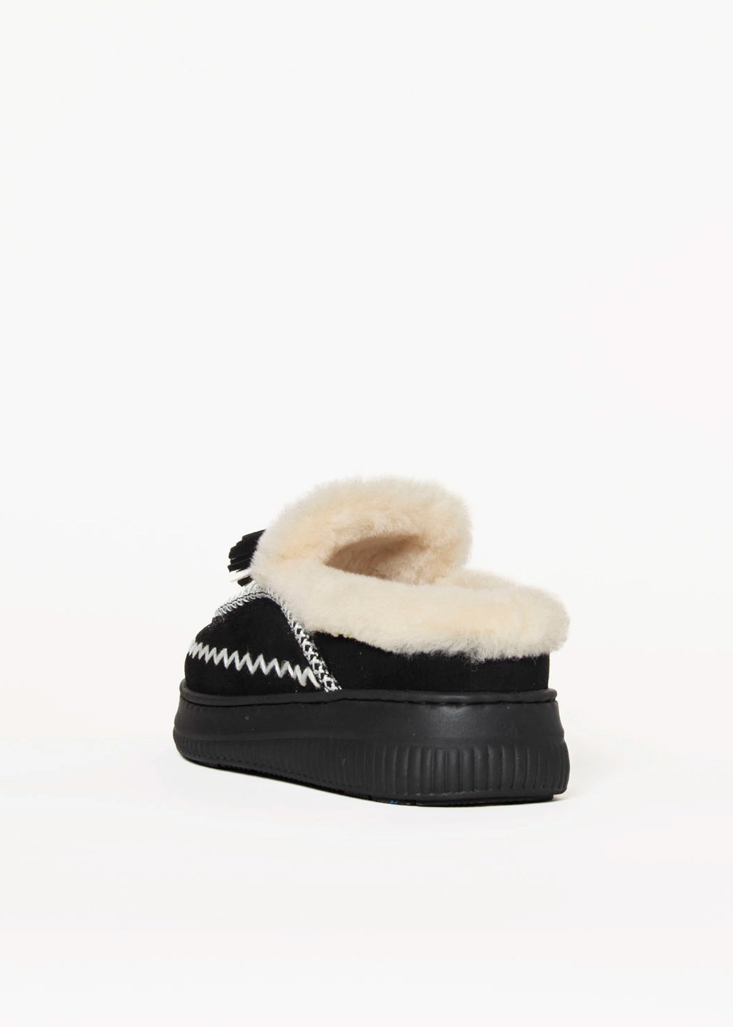 swatch_Black shearling lined moccasin