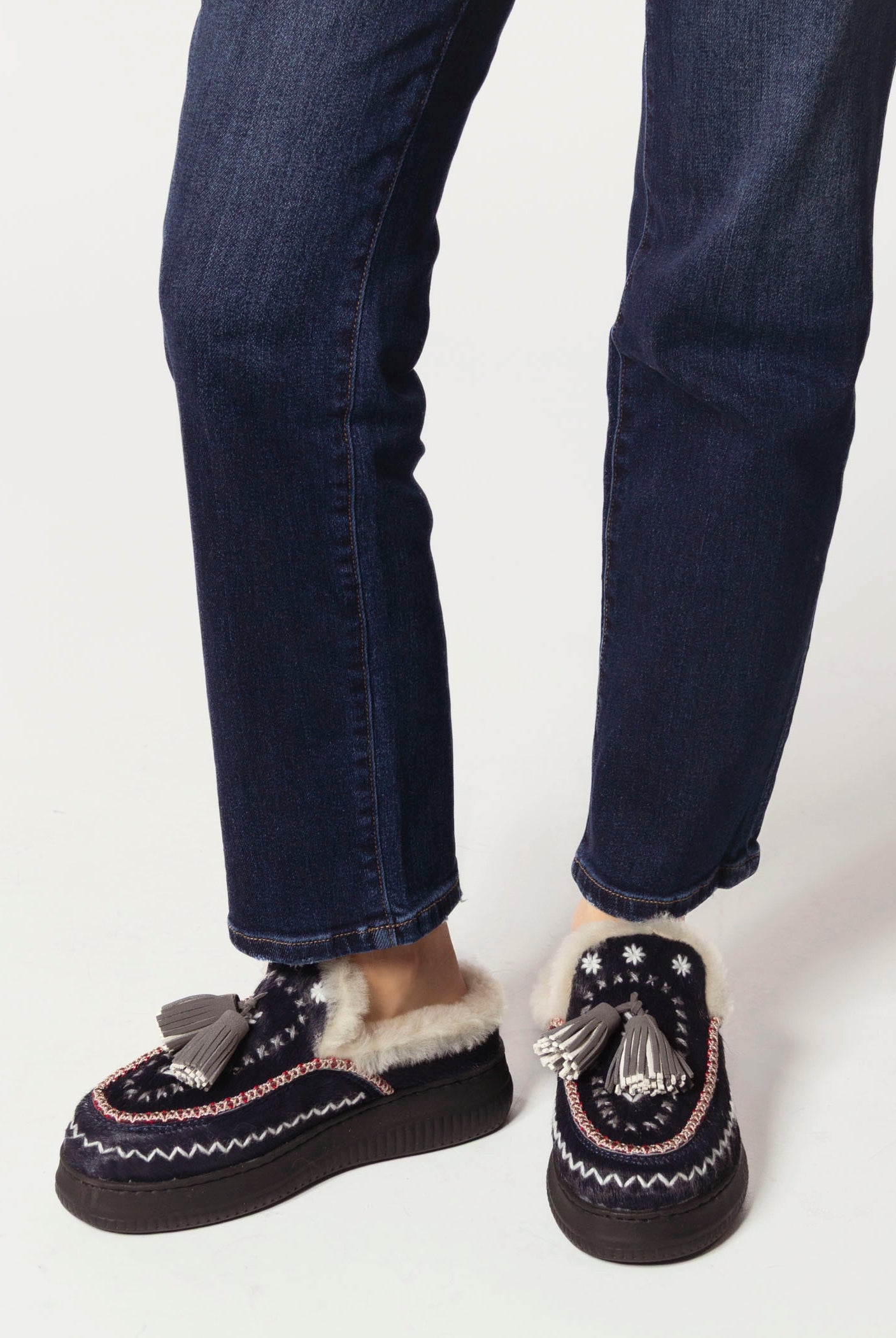 swatch_Navy shearling lined moccasin