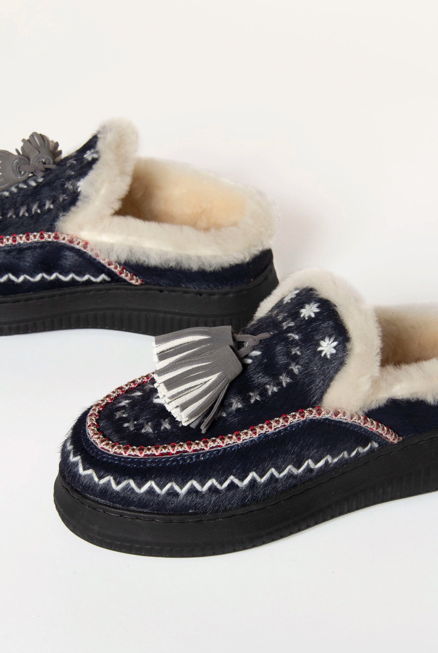 swatch_Navy shearling lined moccasin