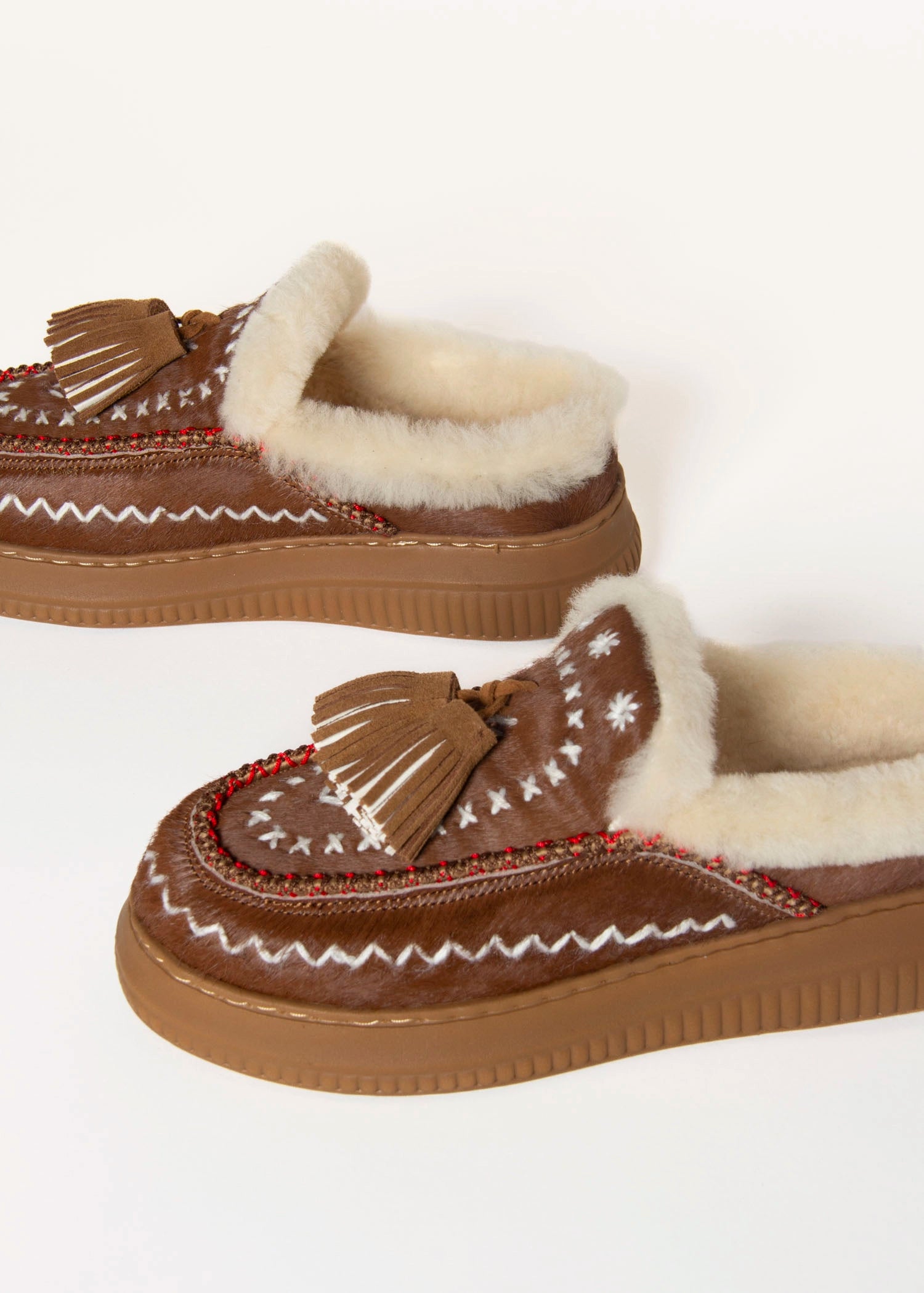 swatch_Camel shearling lined moccasin
