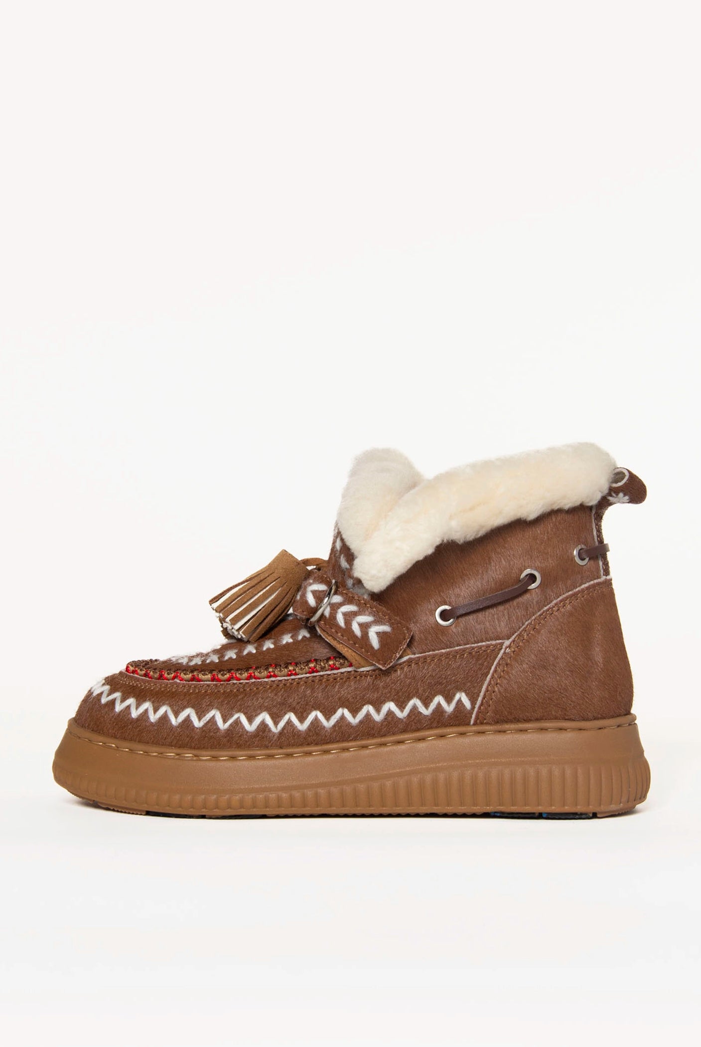 swatch_Camel shearling lined bootie