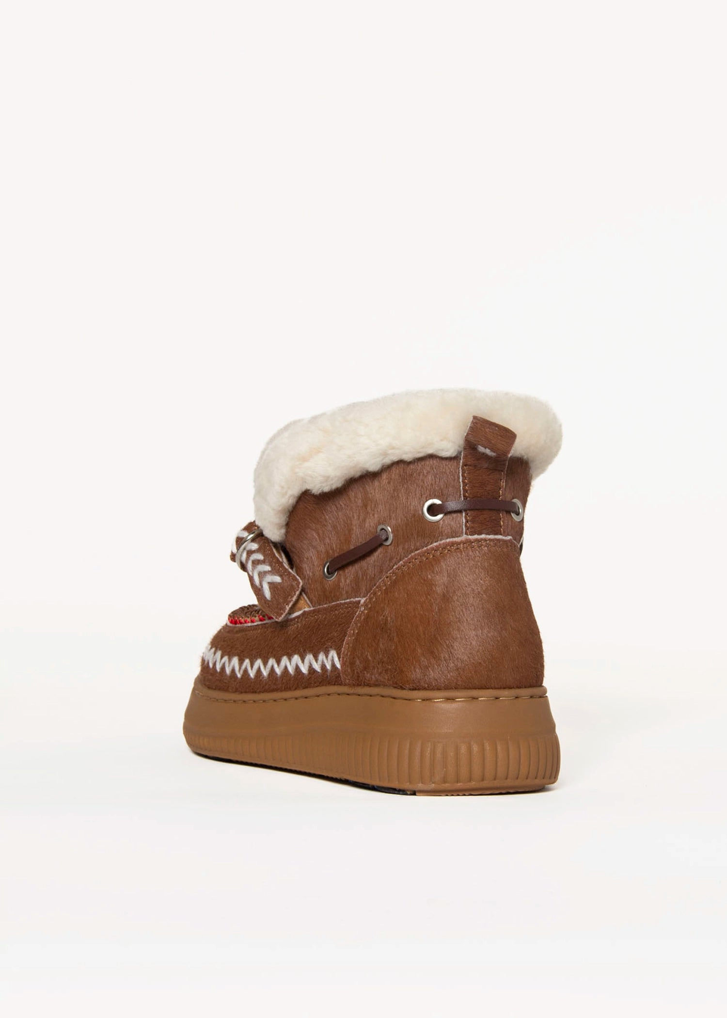 swatch_Camel shearling lined bootie