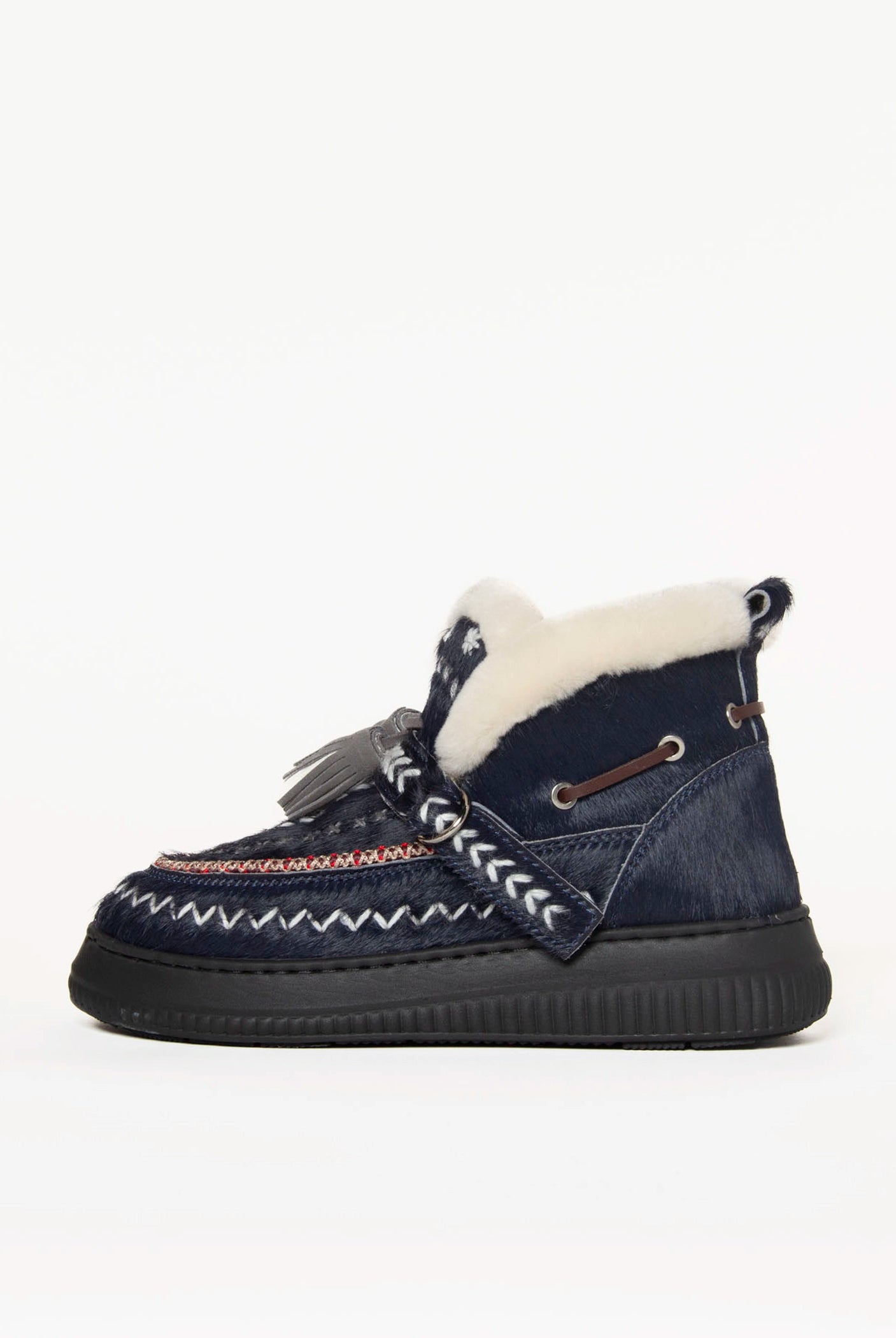 swatch_Navy shearling lined bootie