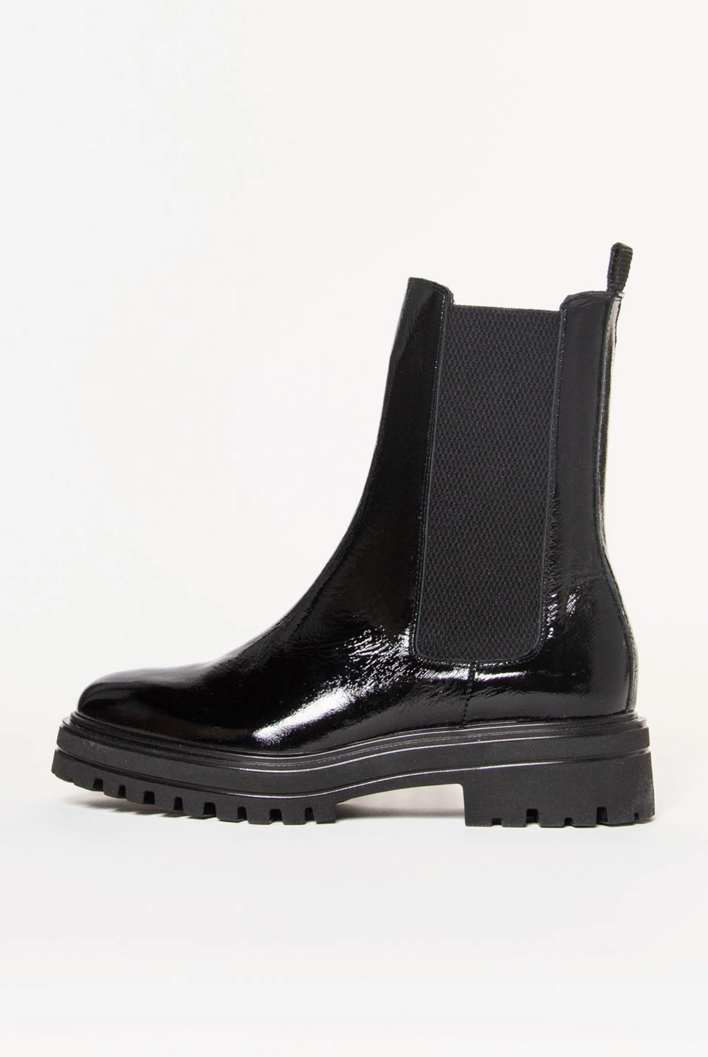 swatch_Black Patent lug sole chelsea boot shoes