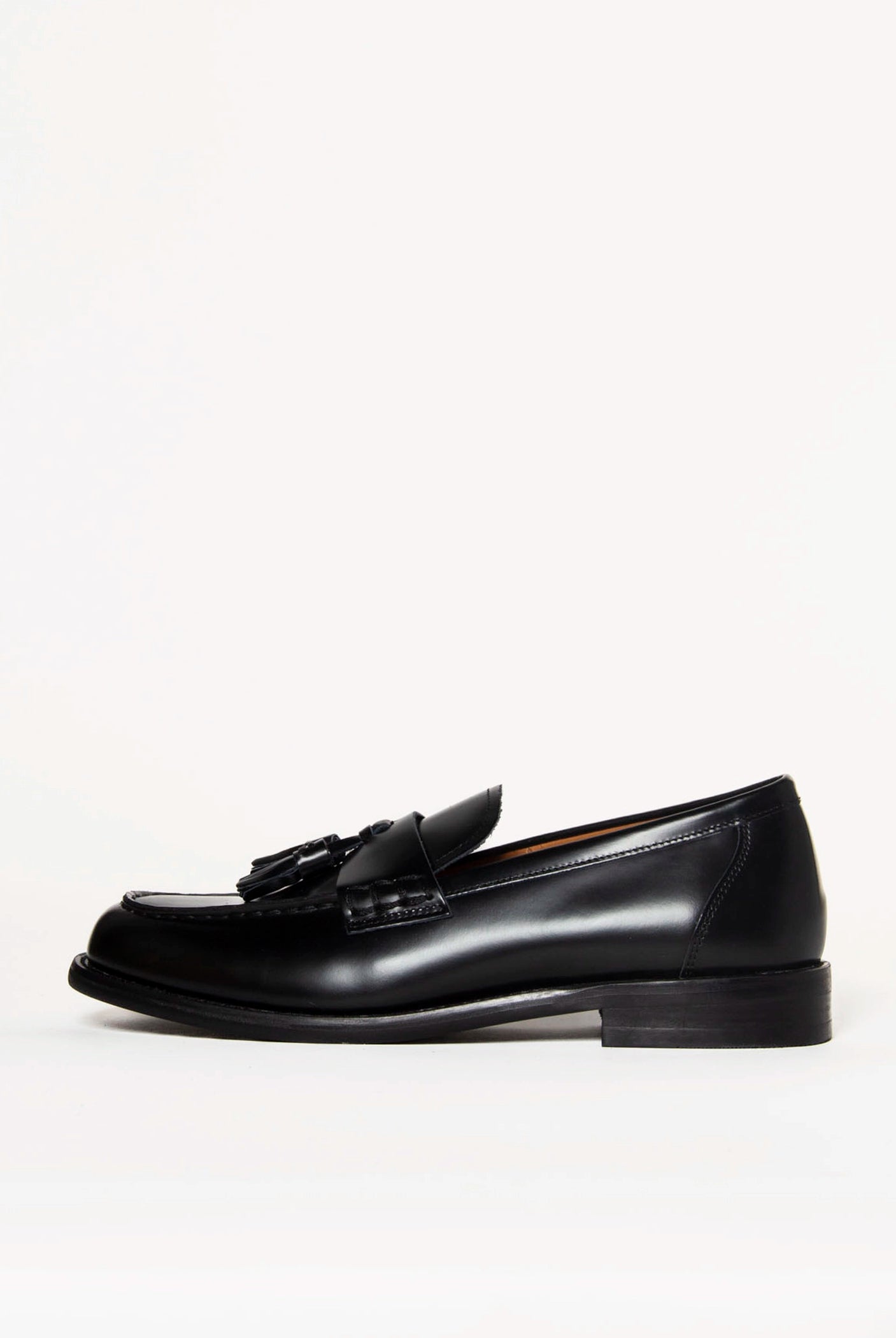 swatch_Black Leather linn loafers vagabond shoes