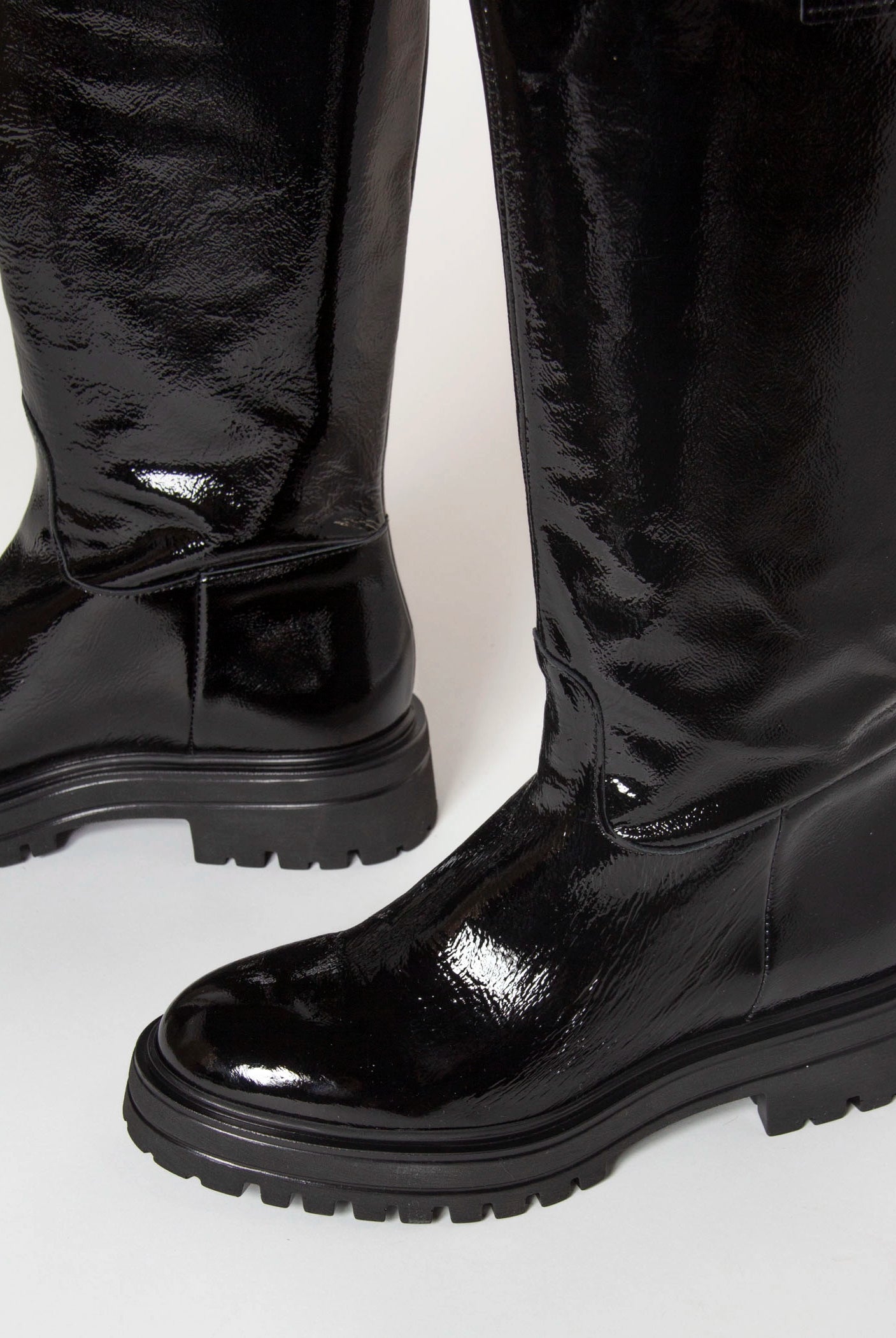 swatch_Black Patent lug sole riding boot