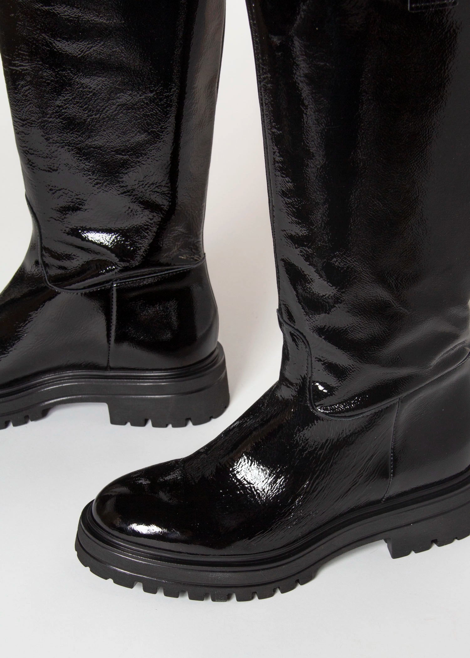 swatch_Black Patent lug sole riding boot