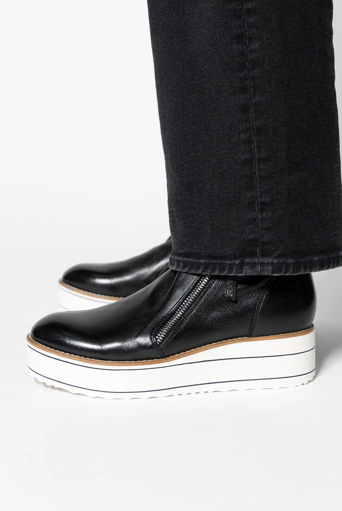 swatch_black leather nene platform boot ankle boots