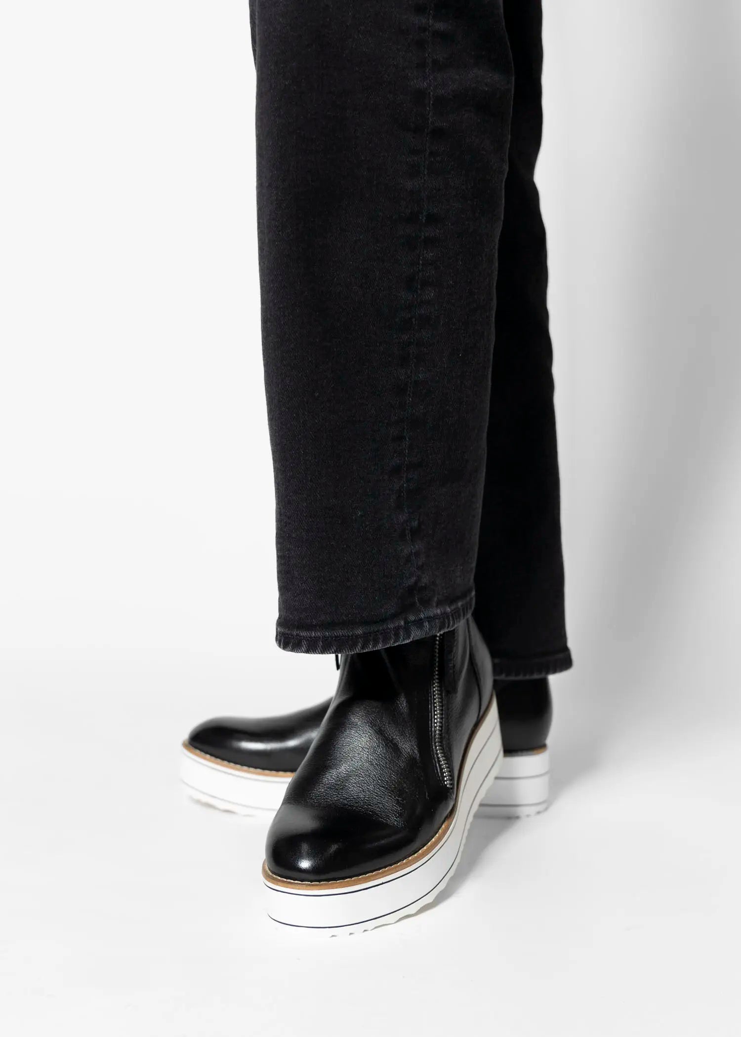 swatch_black leather nene platform boot ankle boots