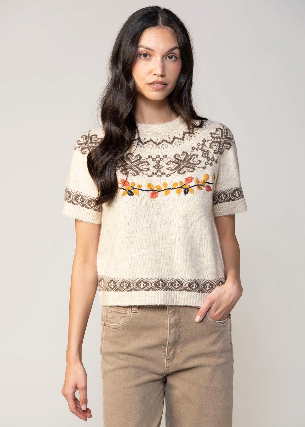 swatch_Beige embroidered short sleeve sweater